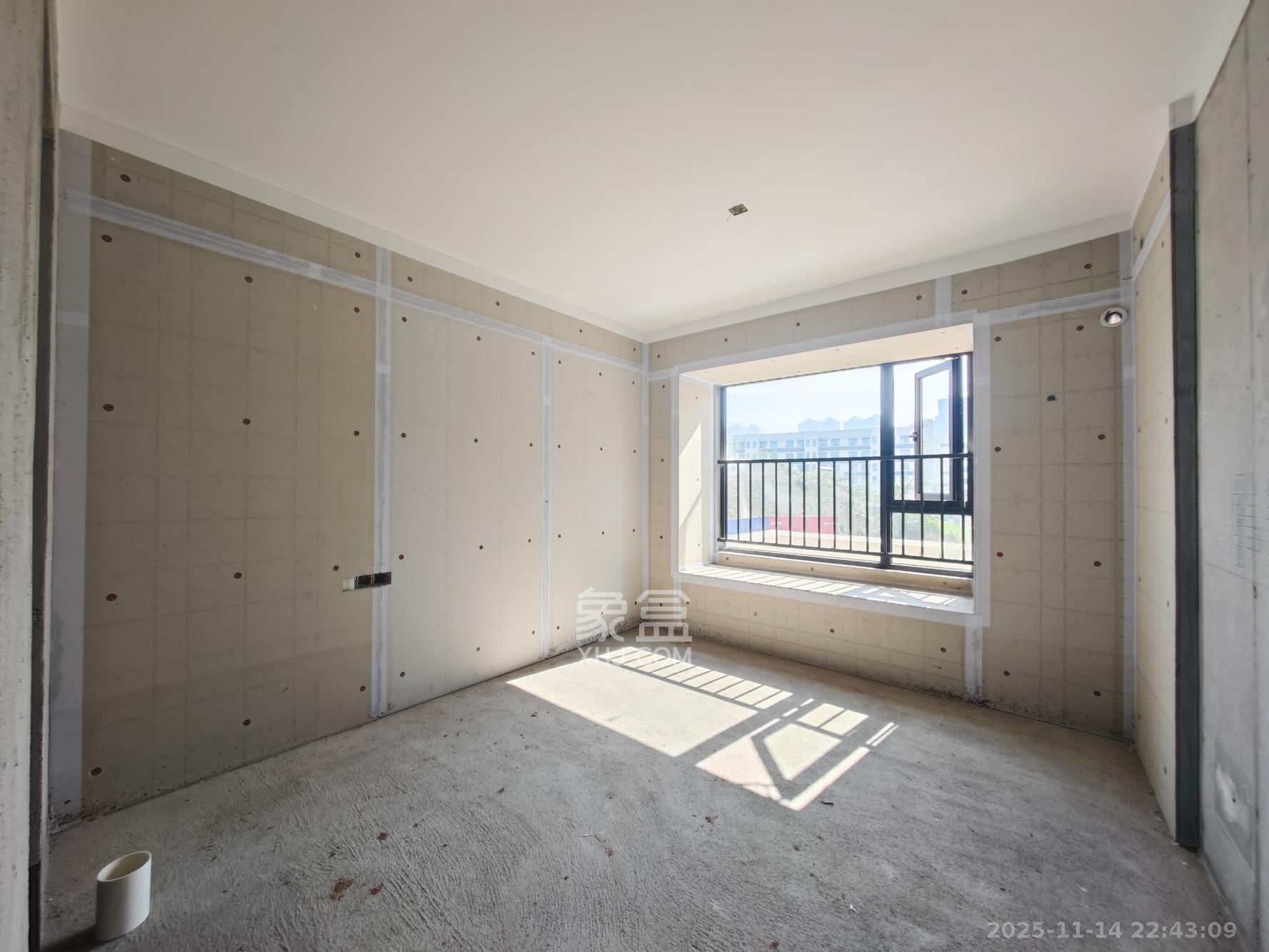 远洋红星天铂一期  1室0厅0卫    100.0万卧室