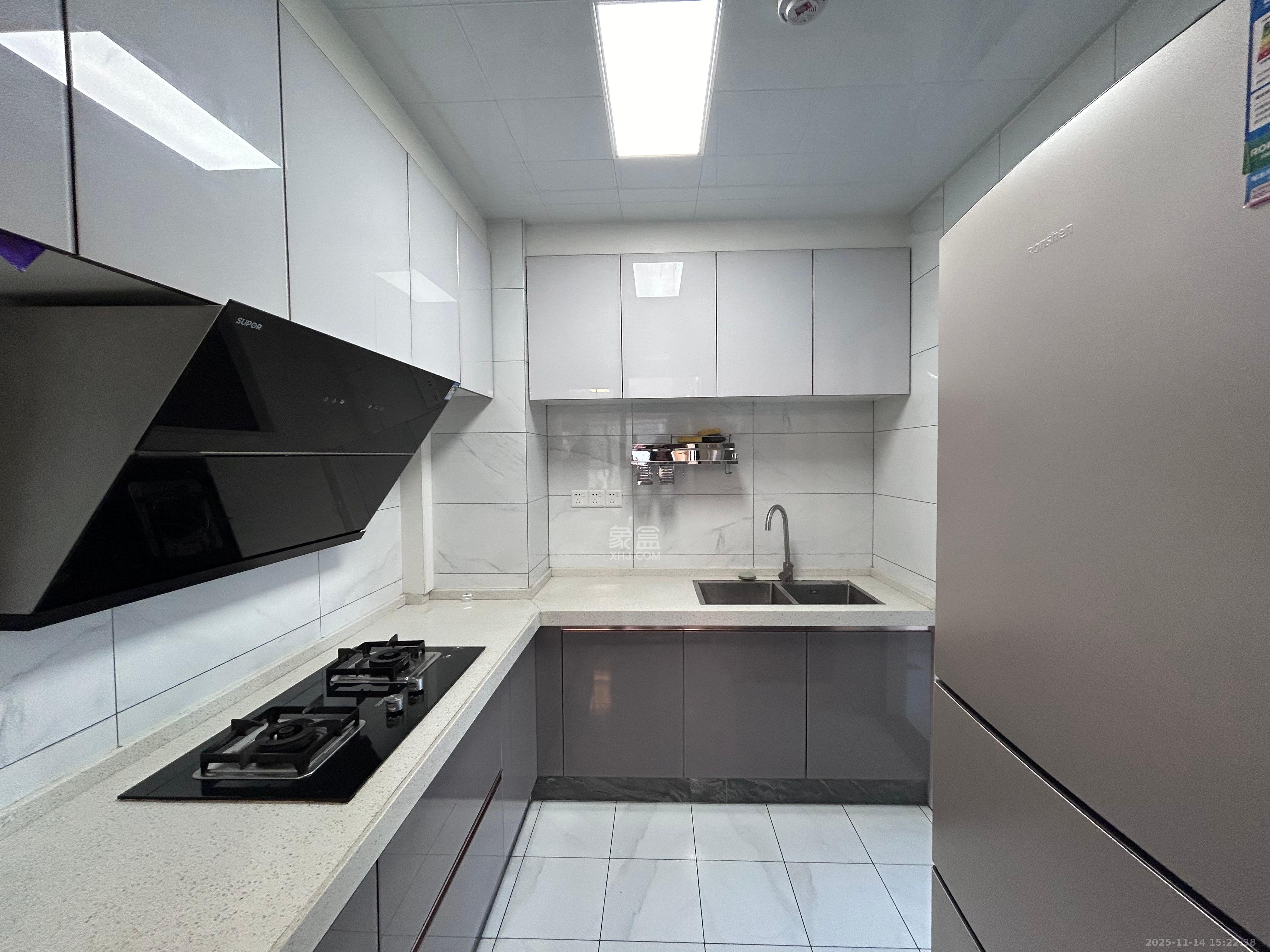 保利天禧D区 3室2厅2卫 3900.0元/月 保利天禧D区 3室2厅2卫 3900.0元/月室内图