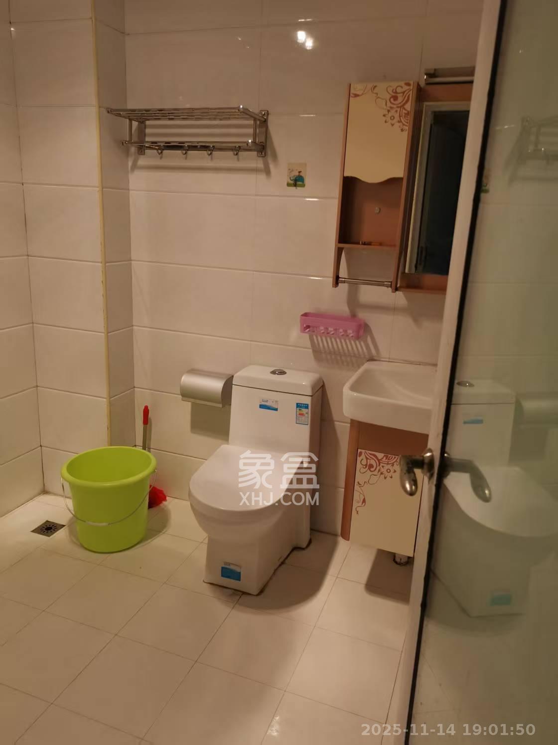 高信向日葵  3室2厅1卫    2600.0元/月室内图