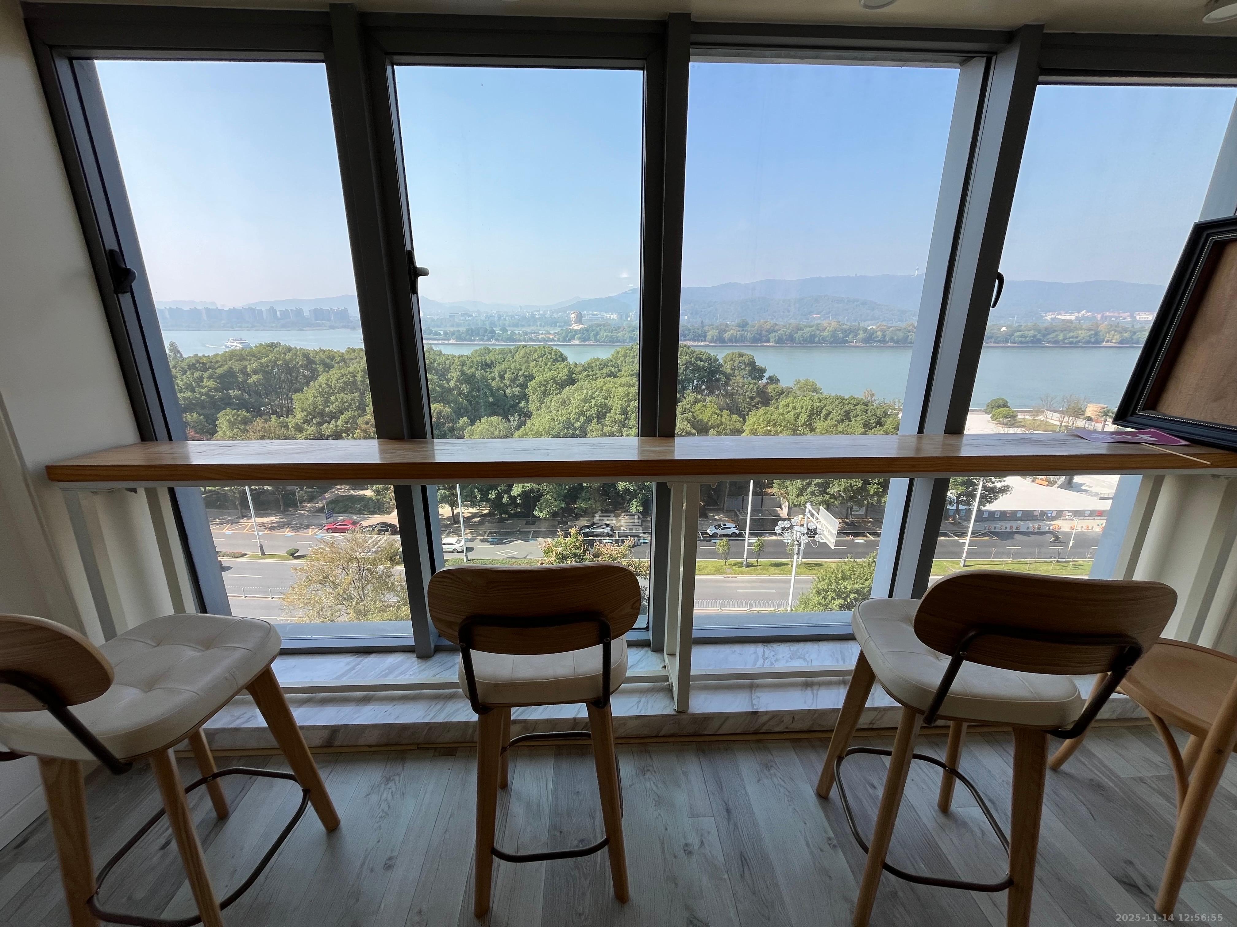 保利国际广场  1室2厅1卫    4500.0元/月室内图