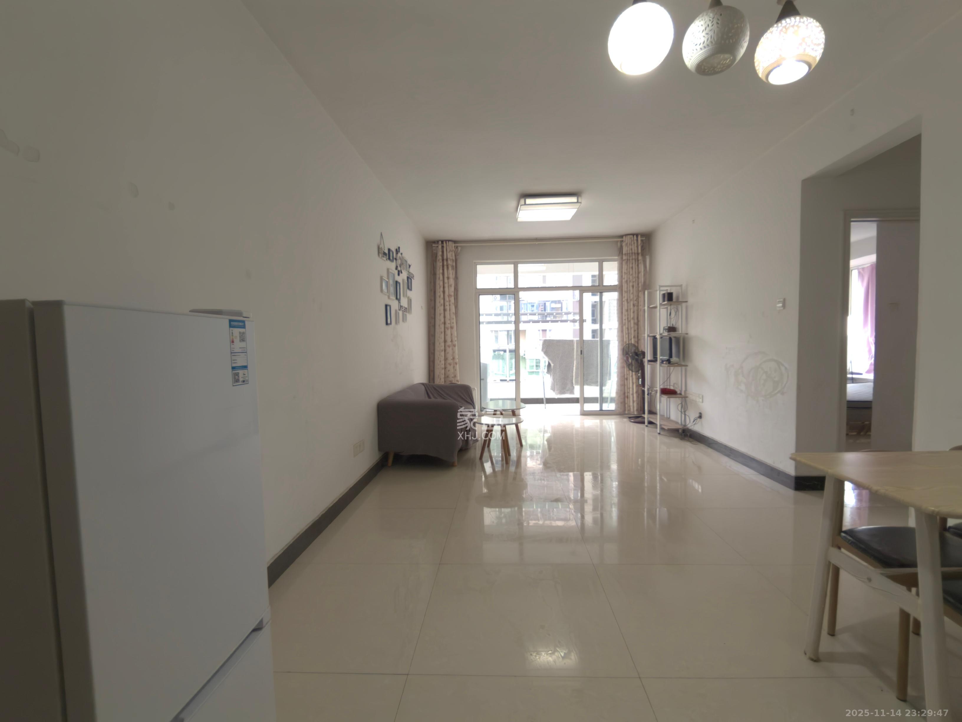 湘麓国际  2室2厅1卫    2000.0元/月