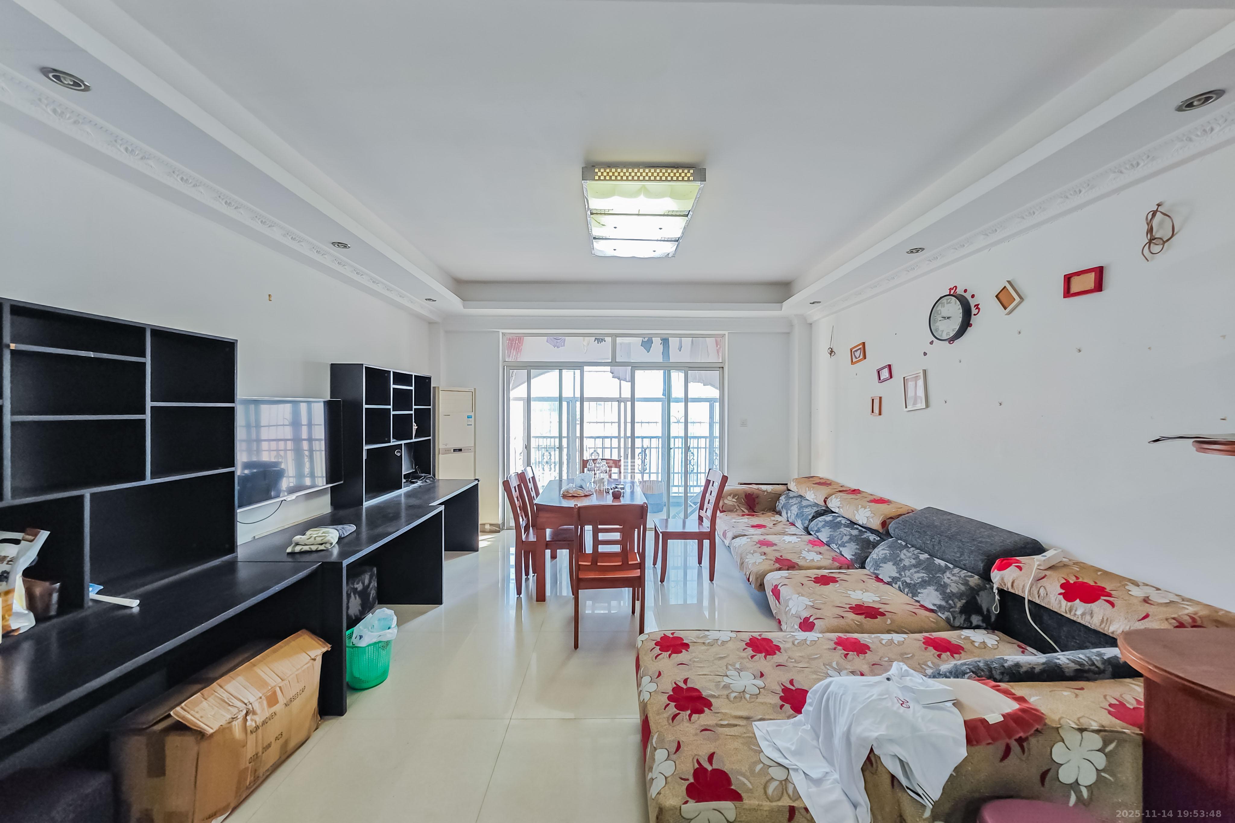 城市山水豪园（山水城市风景）  3室2厅2卫    120.0万