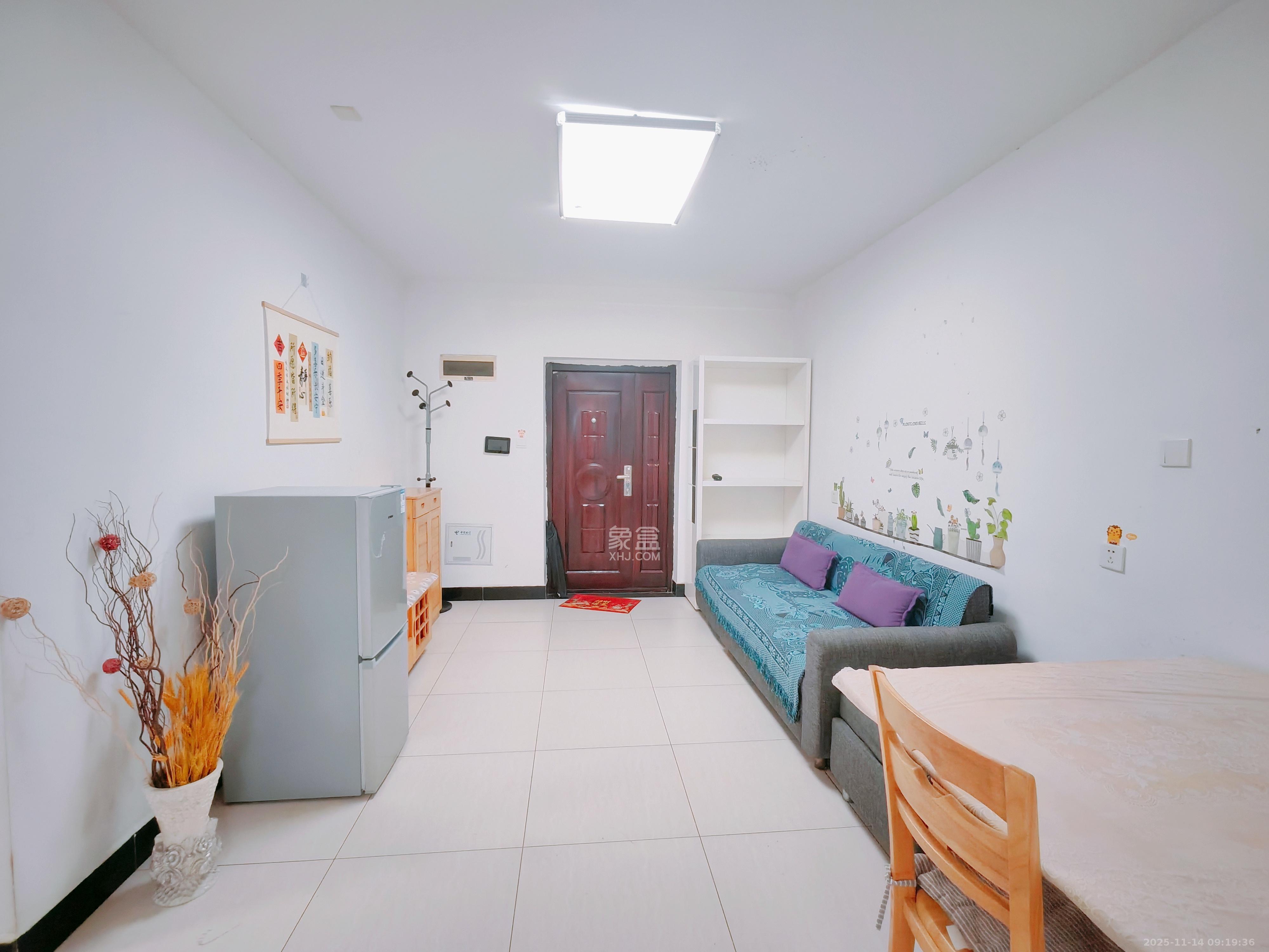 绿地中央广场  2室1厅1卫    2100.0元/月室内图