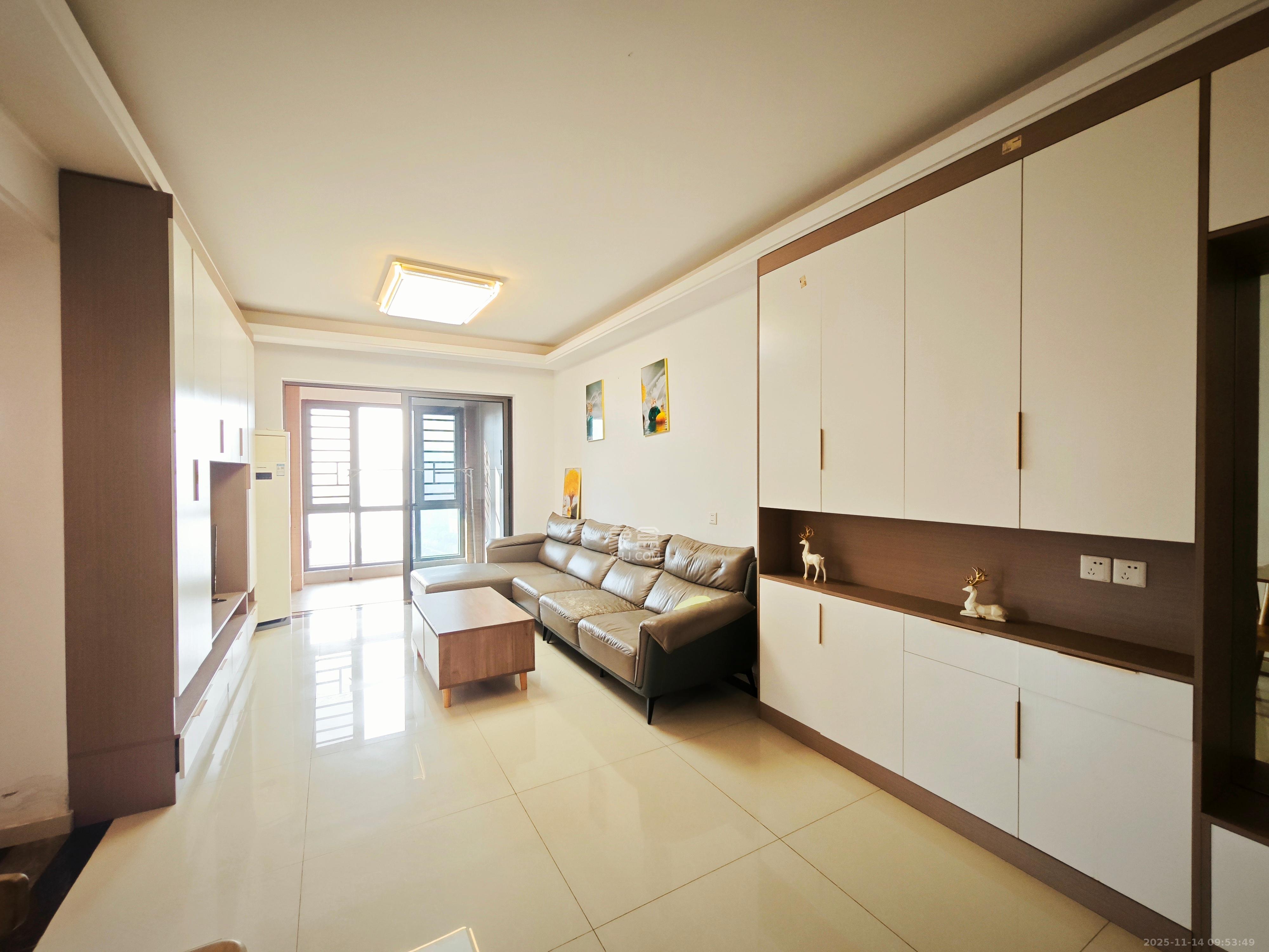 珠江郦城薰衣道 3室2厅1卫 2680.0元/月 珠江郦城薰衣道 3室2厅1卫 2680.0元/月室内图