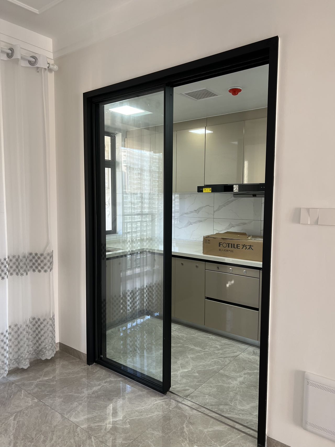 华府蓝湾  4室2厅2卫    3800.0元/月室内图