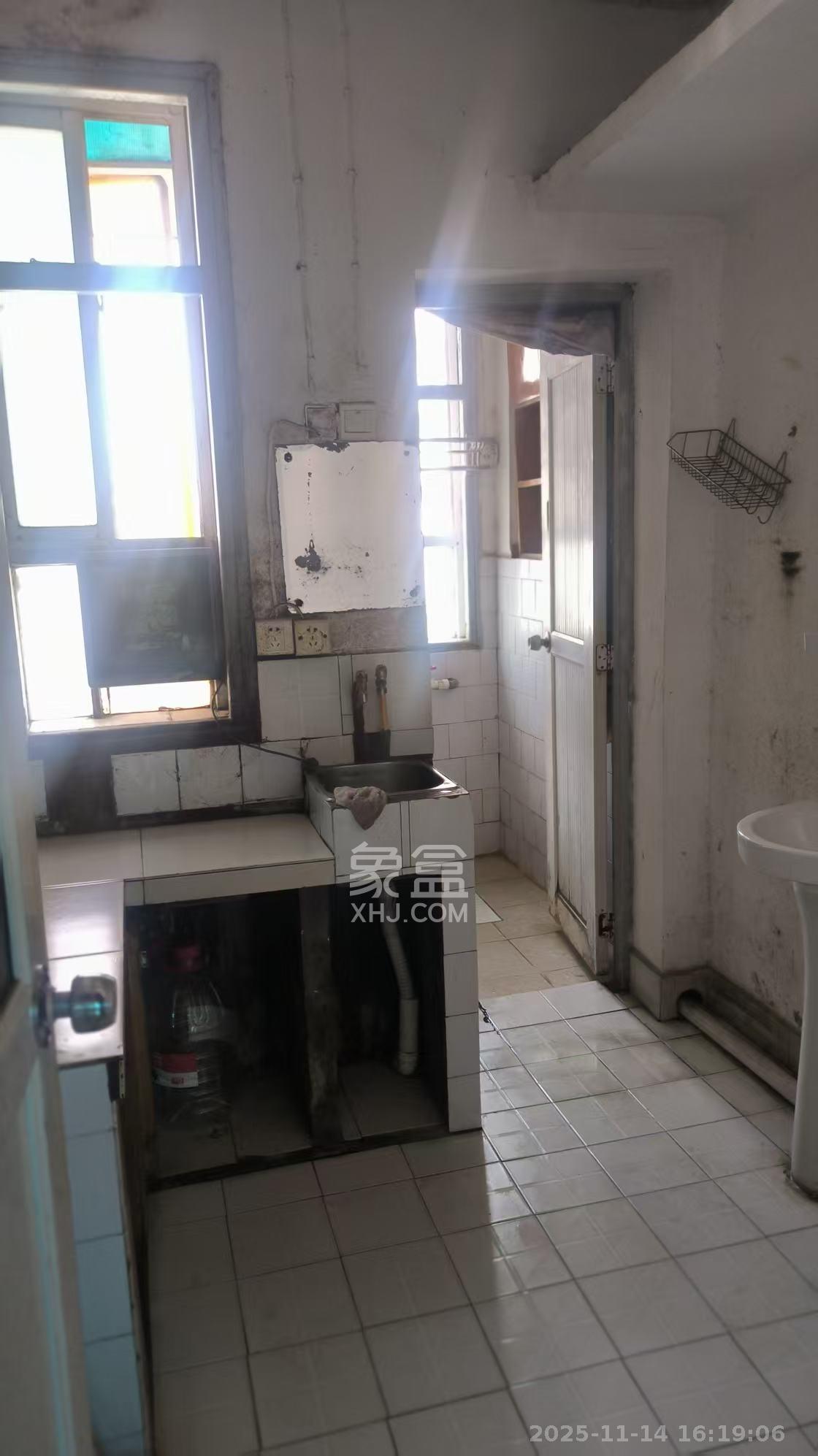 红旗区三片  2室0厅1卫    900.0元/月室内图