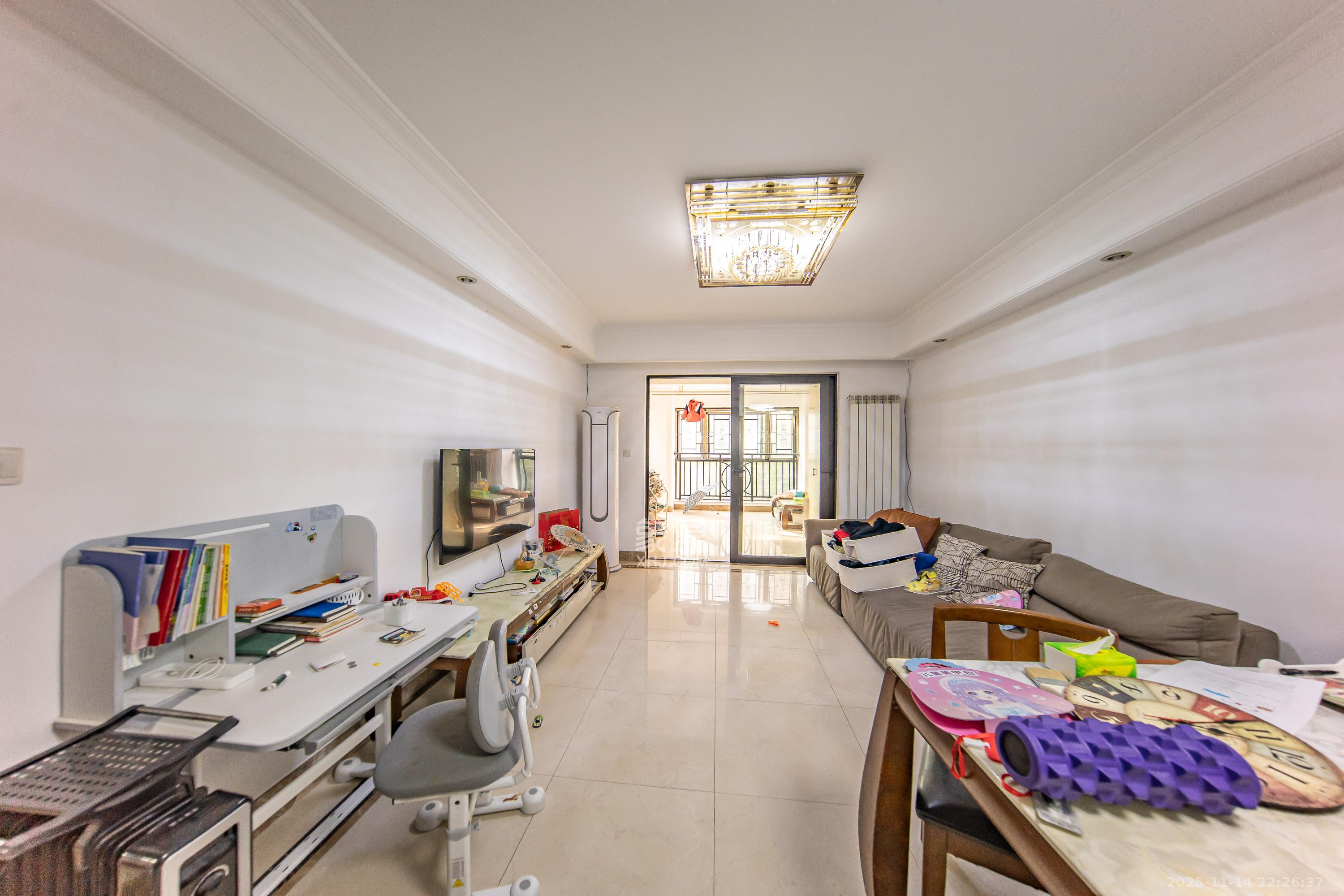 中海国际一期  2室2厅1卫    55.0万客厅