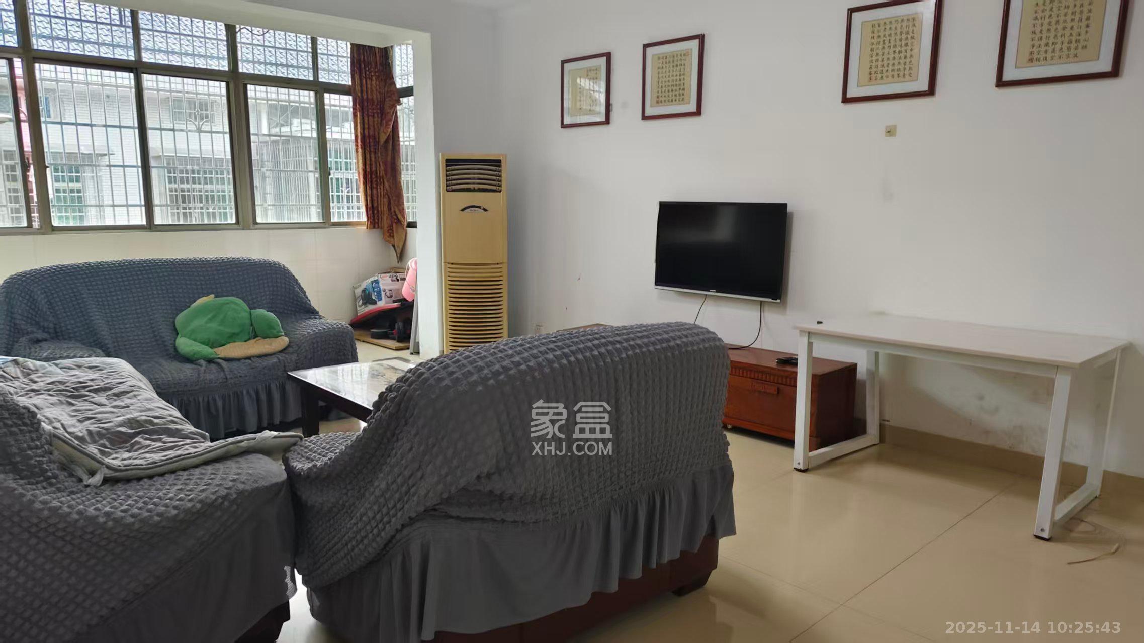 金桂小区一期  3室2厅2卫    1750.0元/月