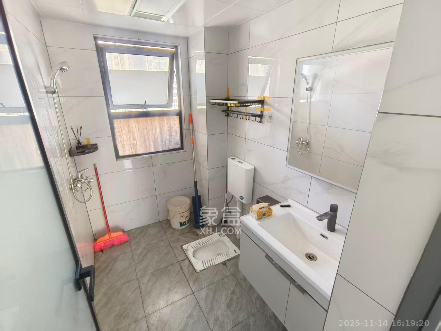 明发阅江悦府  3室2厅2卫    2100.0元/月室内图