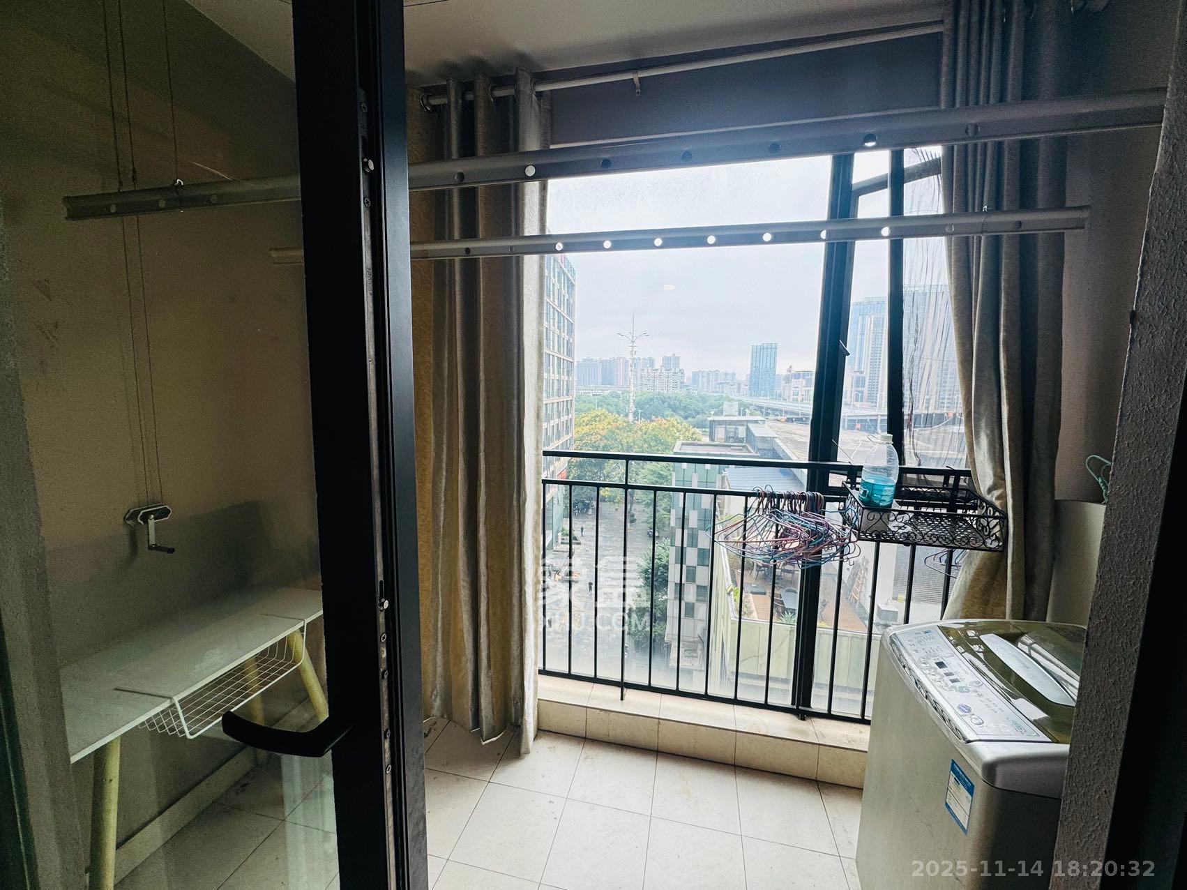 万科金域华府一期  1室1厅1卫    1500.0元/月室内图