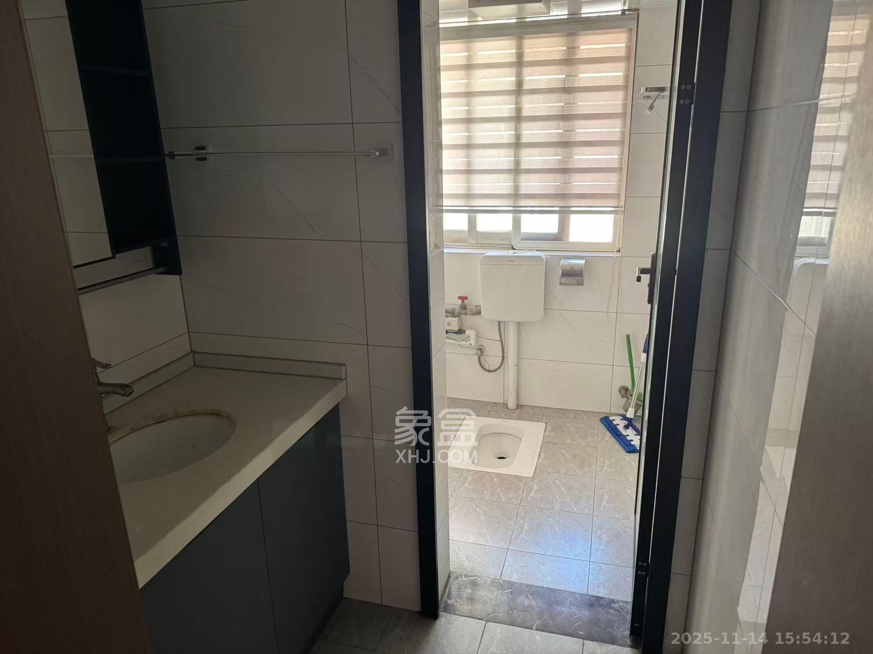 湘卫花苑  2室1厅1卫    2300.0元/月室内图