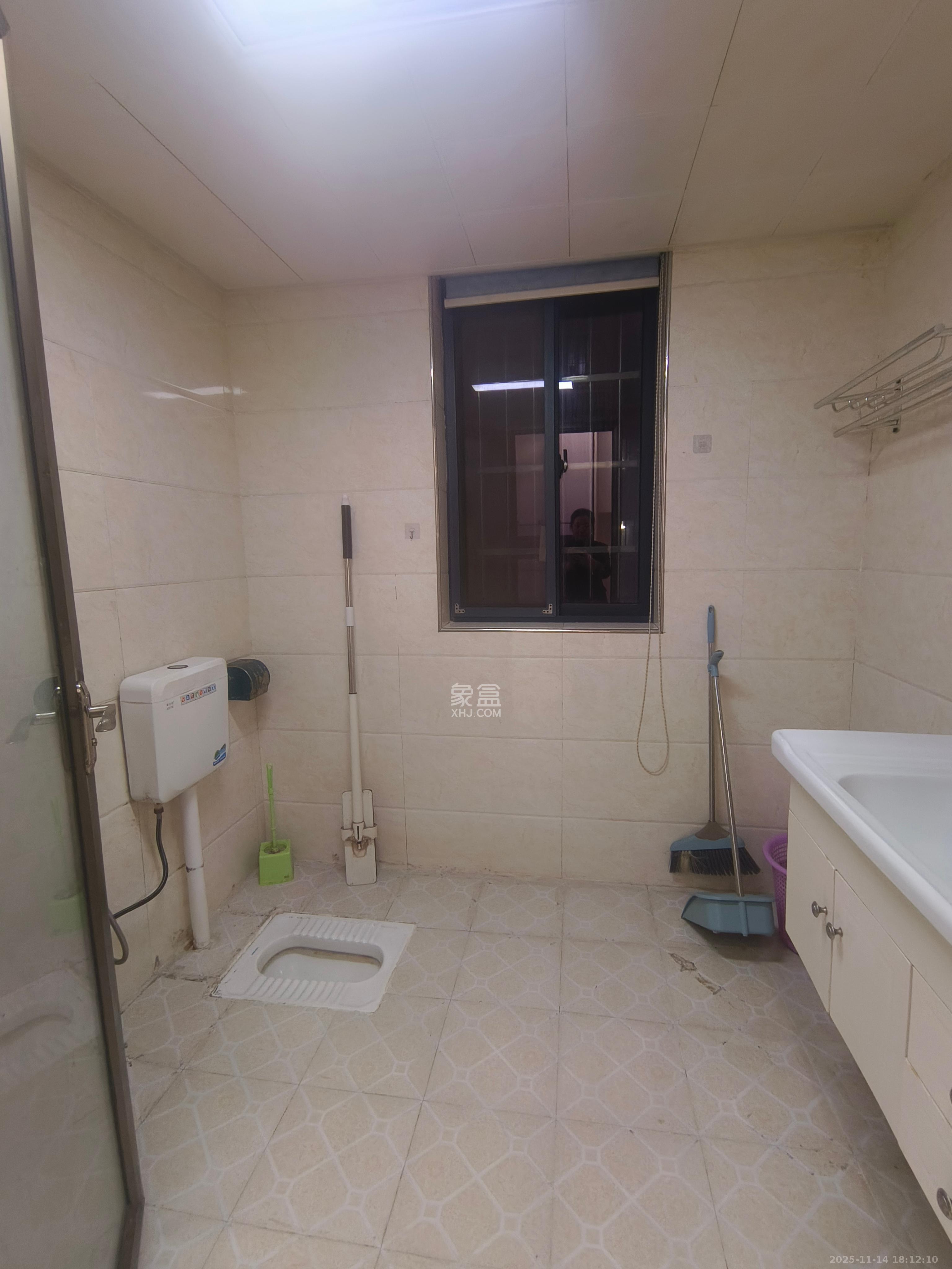 圭塘三小区 1室1厅1卫 1500.0元/月 圭塘三小区 1室1厅1卫 1500.0元/月室内图