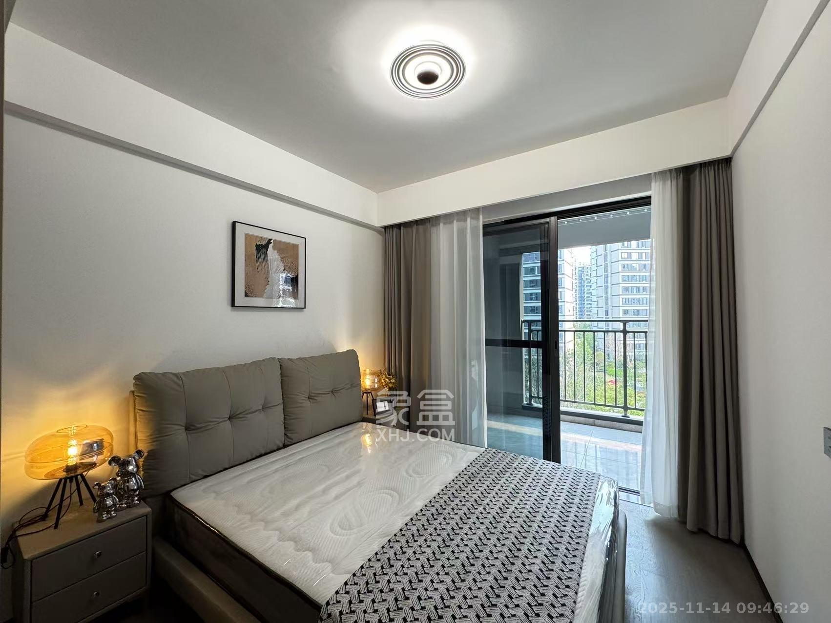 轨道万科悦府  3室2厅2卫    5800.0元/月室内图