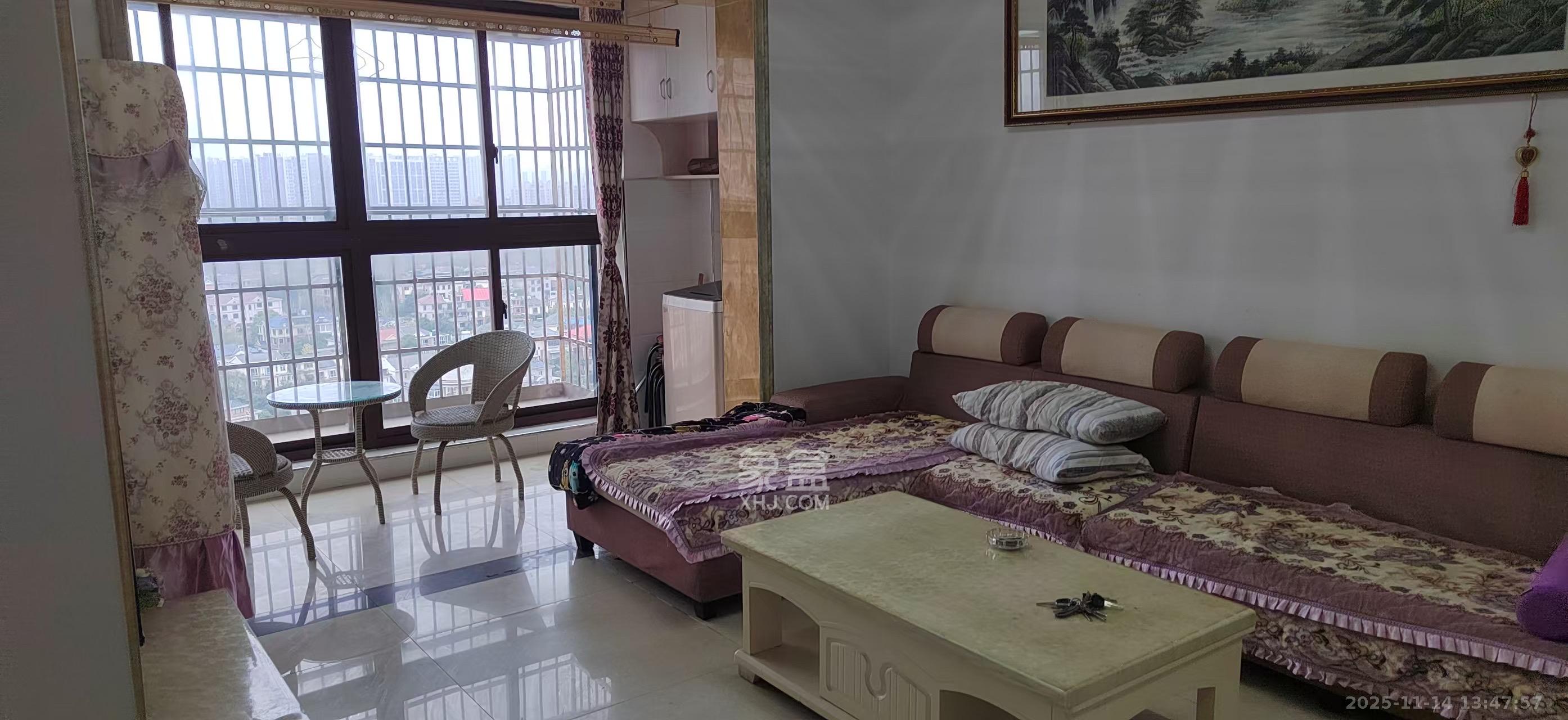 盛地春天里 3室2厅1卫 1400.0元/月 盛地春天里 3室2厅1卫 1400.0元/月室内图