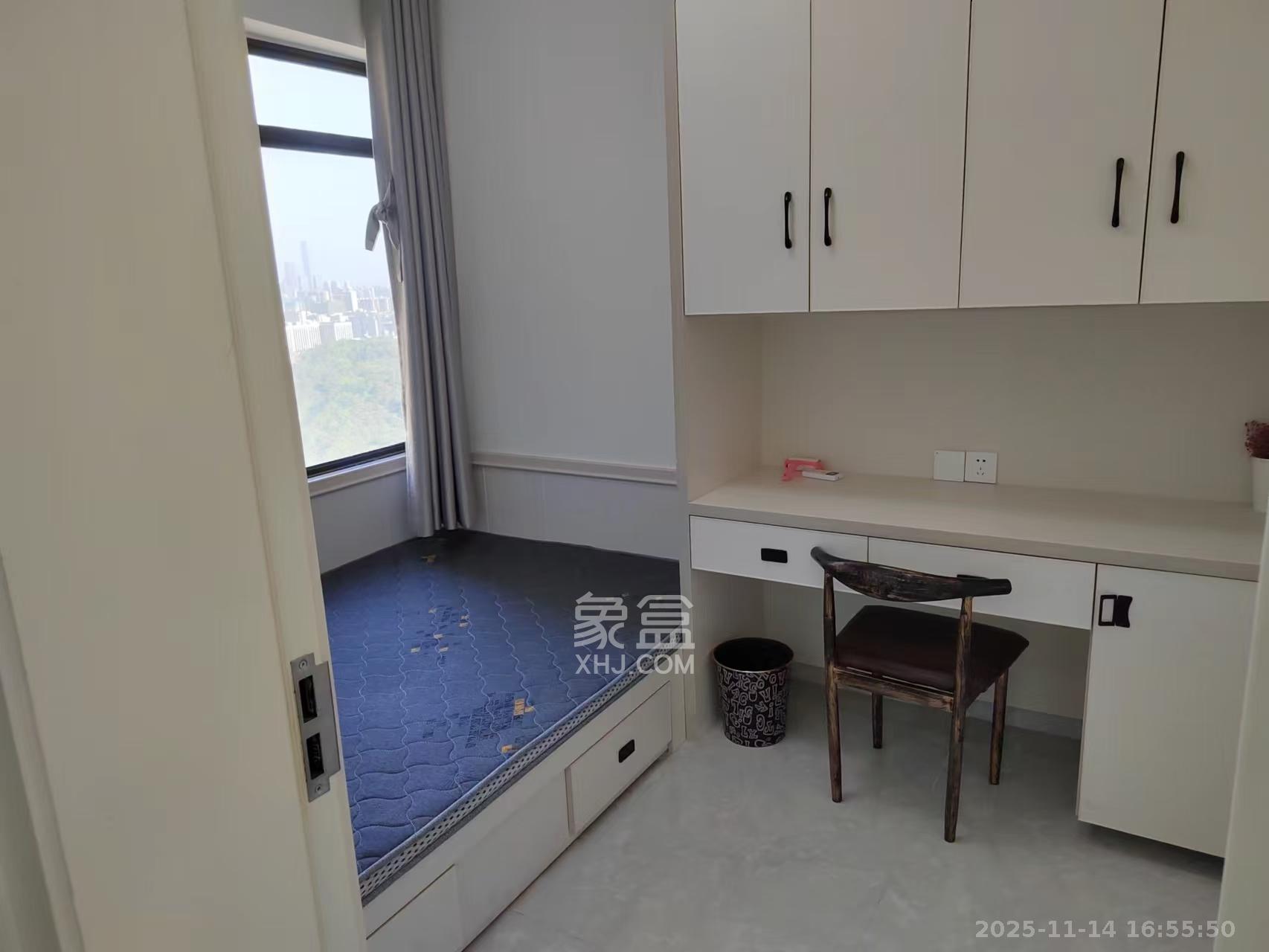 荣泰广场 3室2厅1卫 2600.0元/月 荣泰广场 3室2厅1卫 2600.0元/月室内图