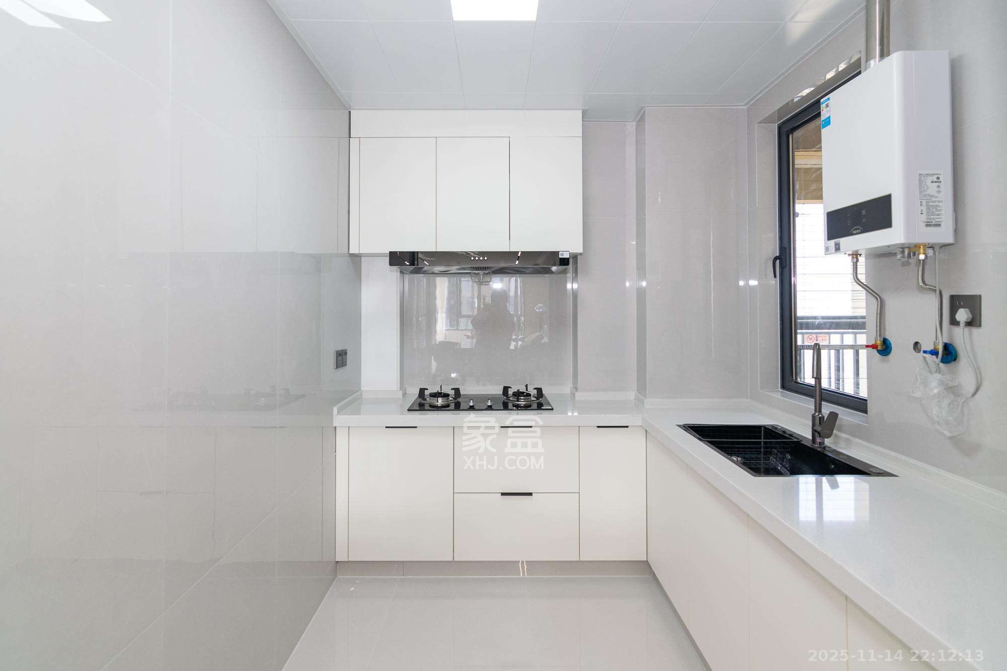 澳海月亮湾 4室2厅2卫 82.8万 澳海月亮湾 4室2厅2卫 82.8万厨房