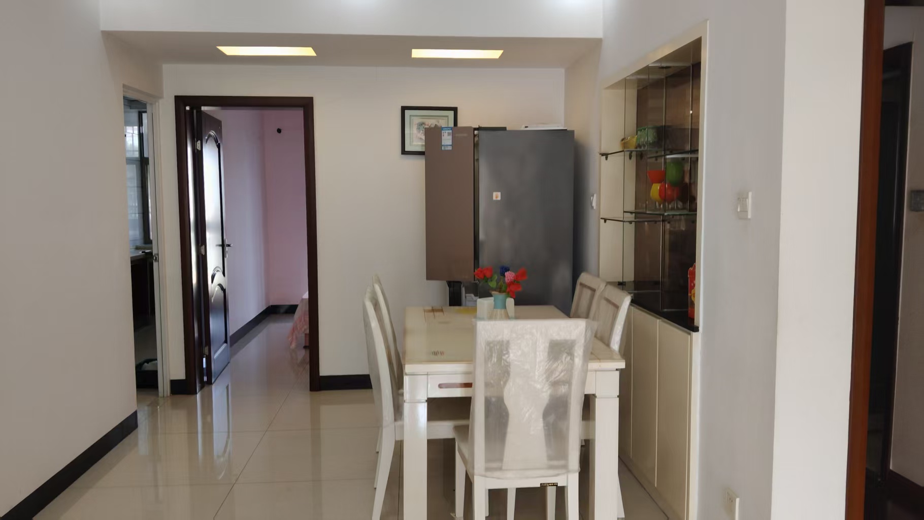 欣天花园 3室2厅2卫 2200.0元/月 欣天花园 3室2厅2卫 2200.0元/月室内图