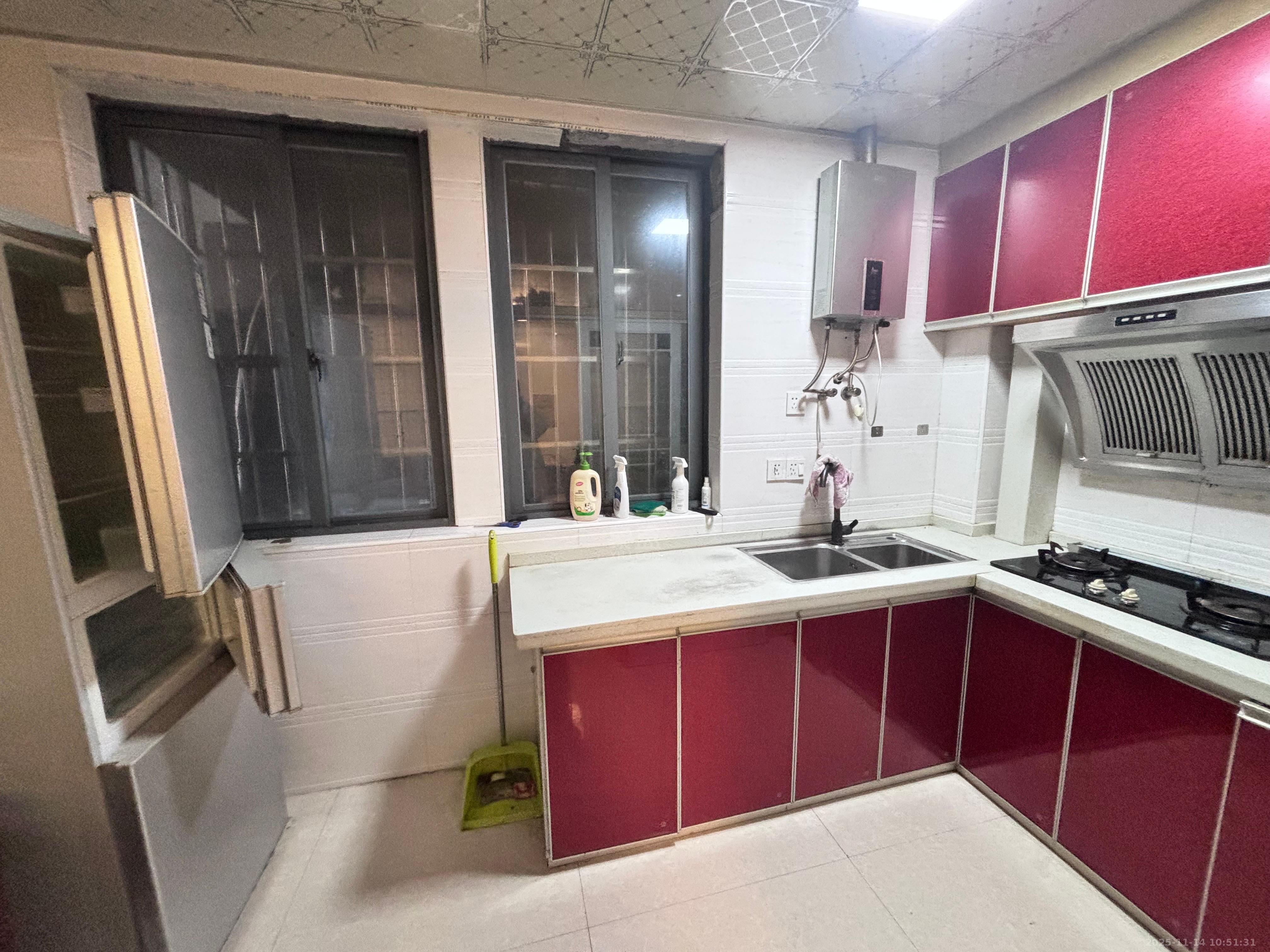 丰园大厦 2室1厅1卫 1350.0元/月 丰园大厦 2室1厅1卫 1350.0元/月室内图