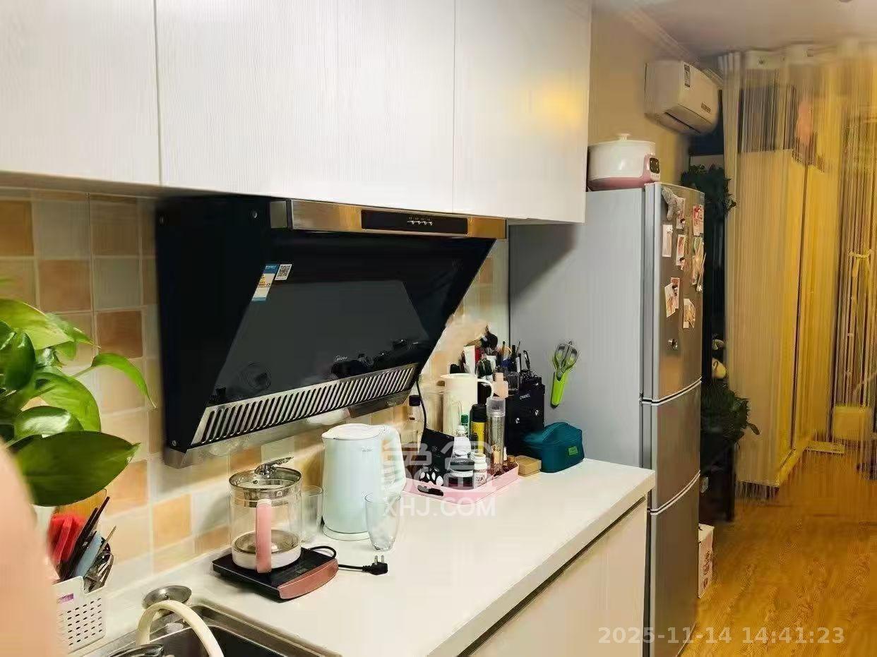 融科东南海  1室1厅1卫    1400.0元/月室内图