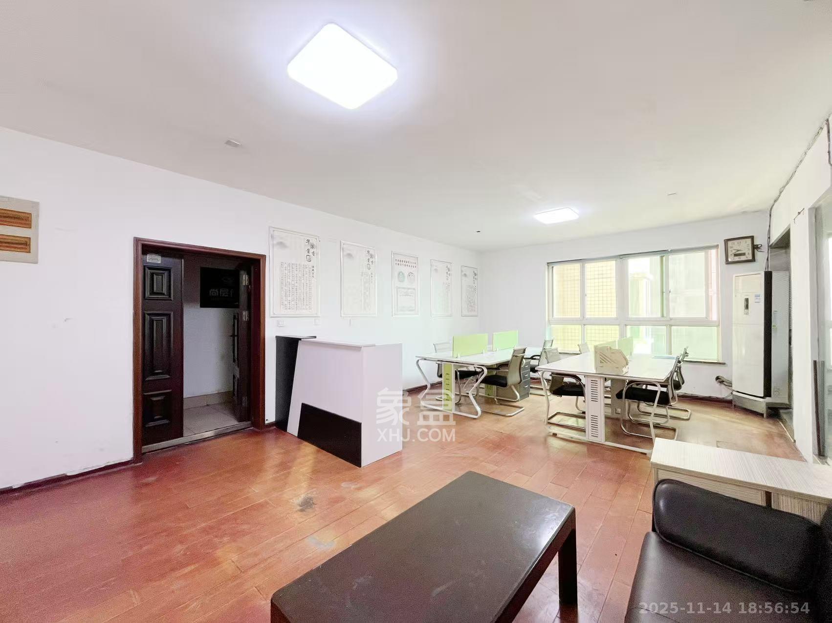 兴威名城  4室2厅2卫    2800.0元/月室内图