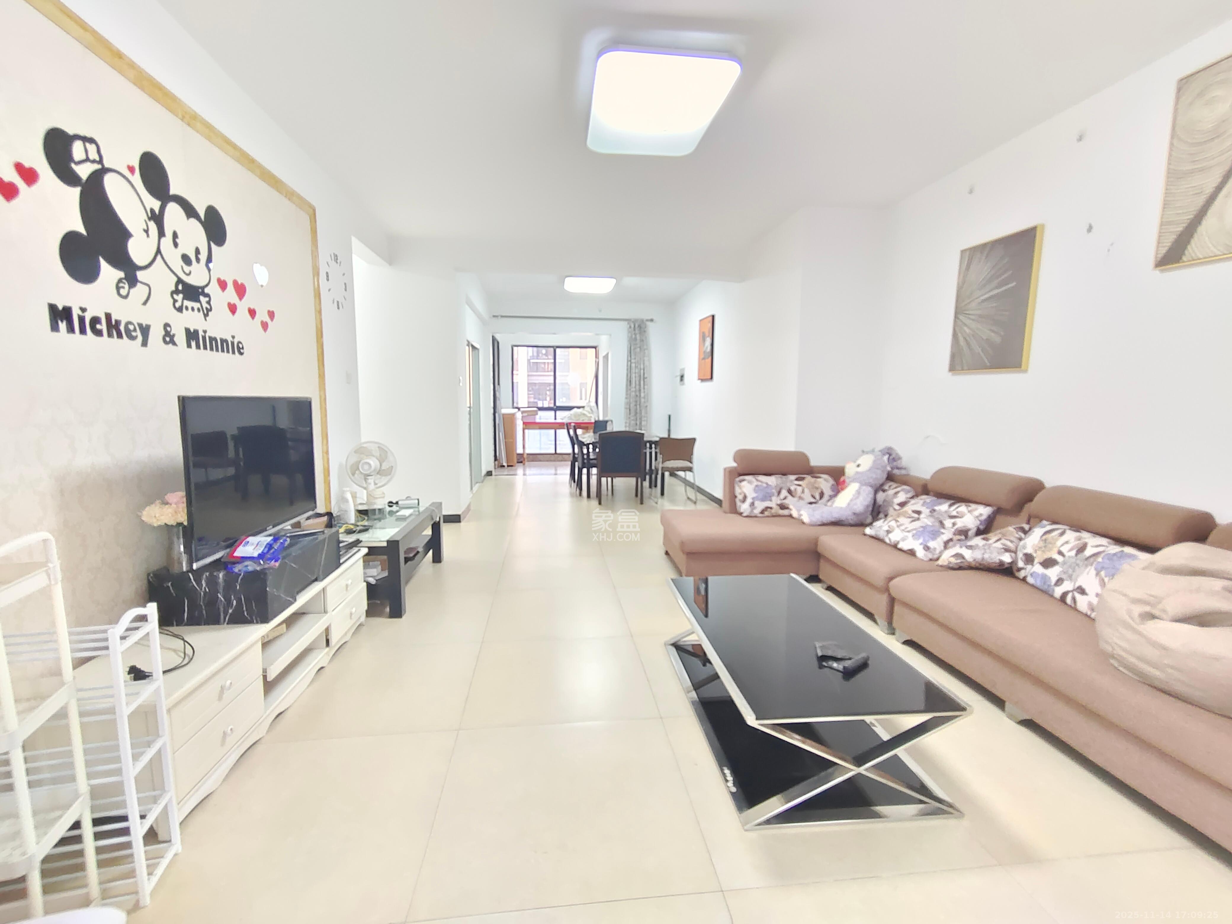 沁园春御院  3室2厅1卫    3000.0元/月室内图