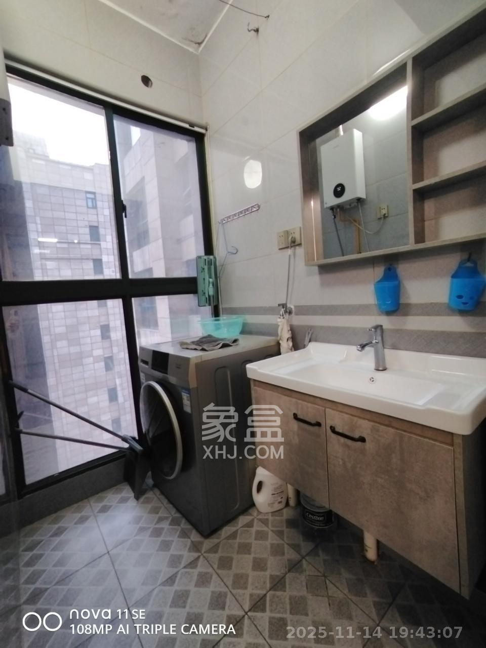 才子城  3室2厅2卫    1700.0元/月室内图