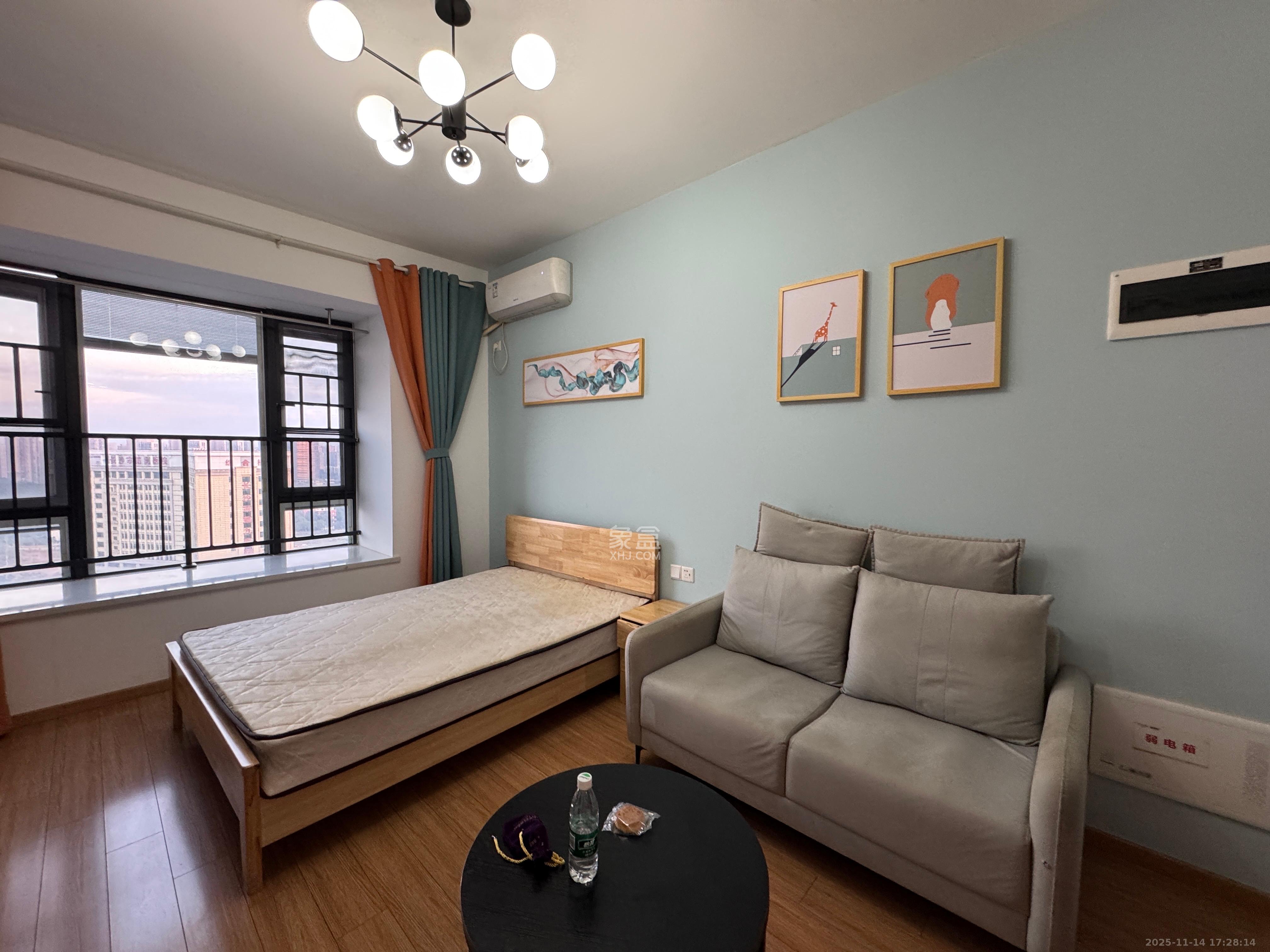 华润翡翠府 1室1厅1卫 1500.0元/月 华润翡翠府 1室1厅1卫 1500.0元/月室内图