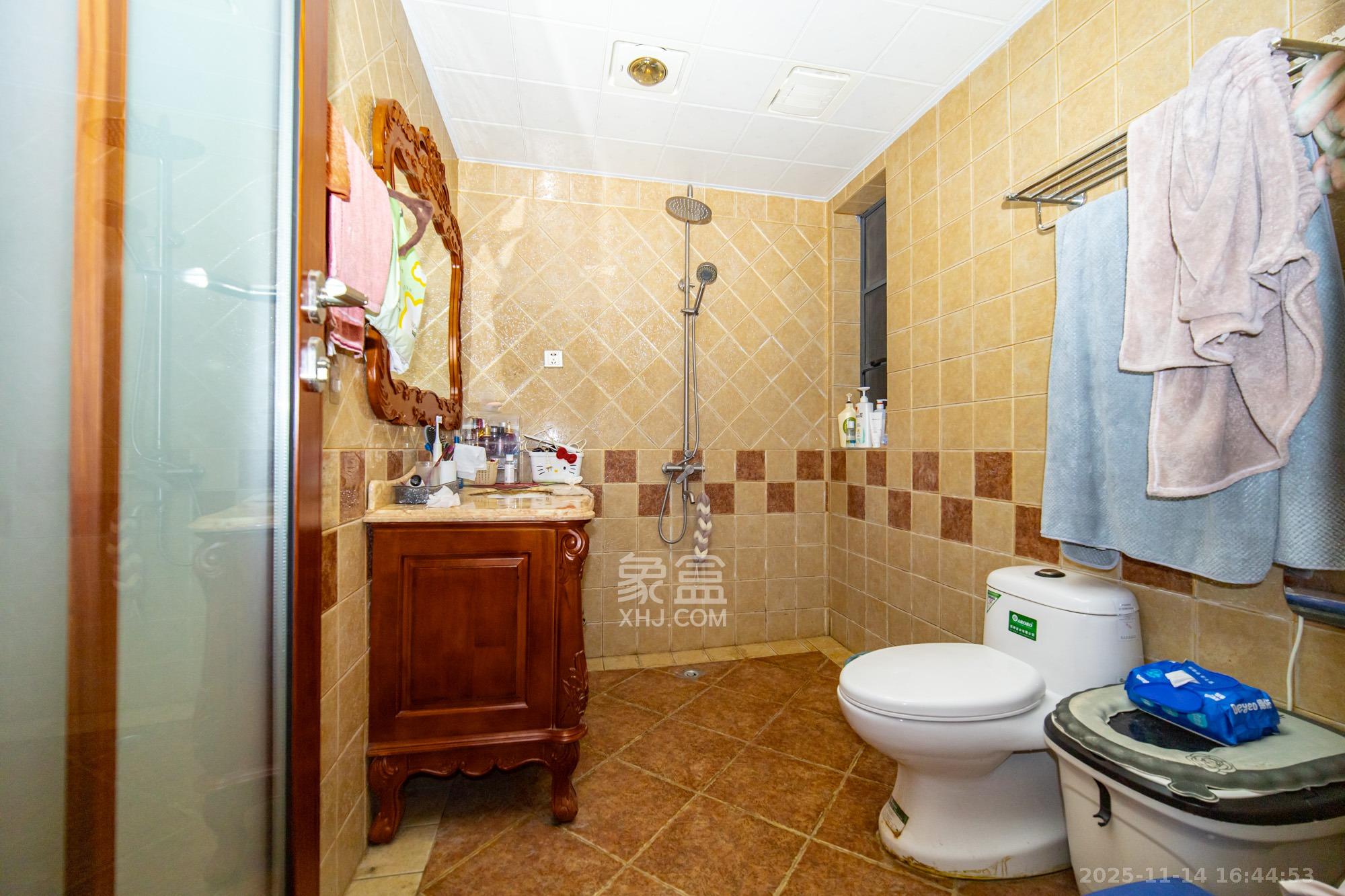 美林水郡 4室2厅2卫 207.0万 美林水郡 4室2厅2卫 207.0万卫生间