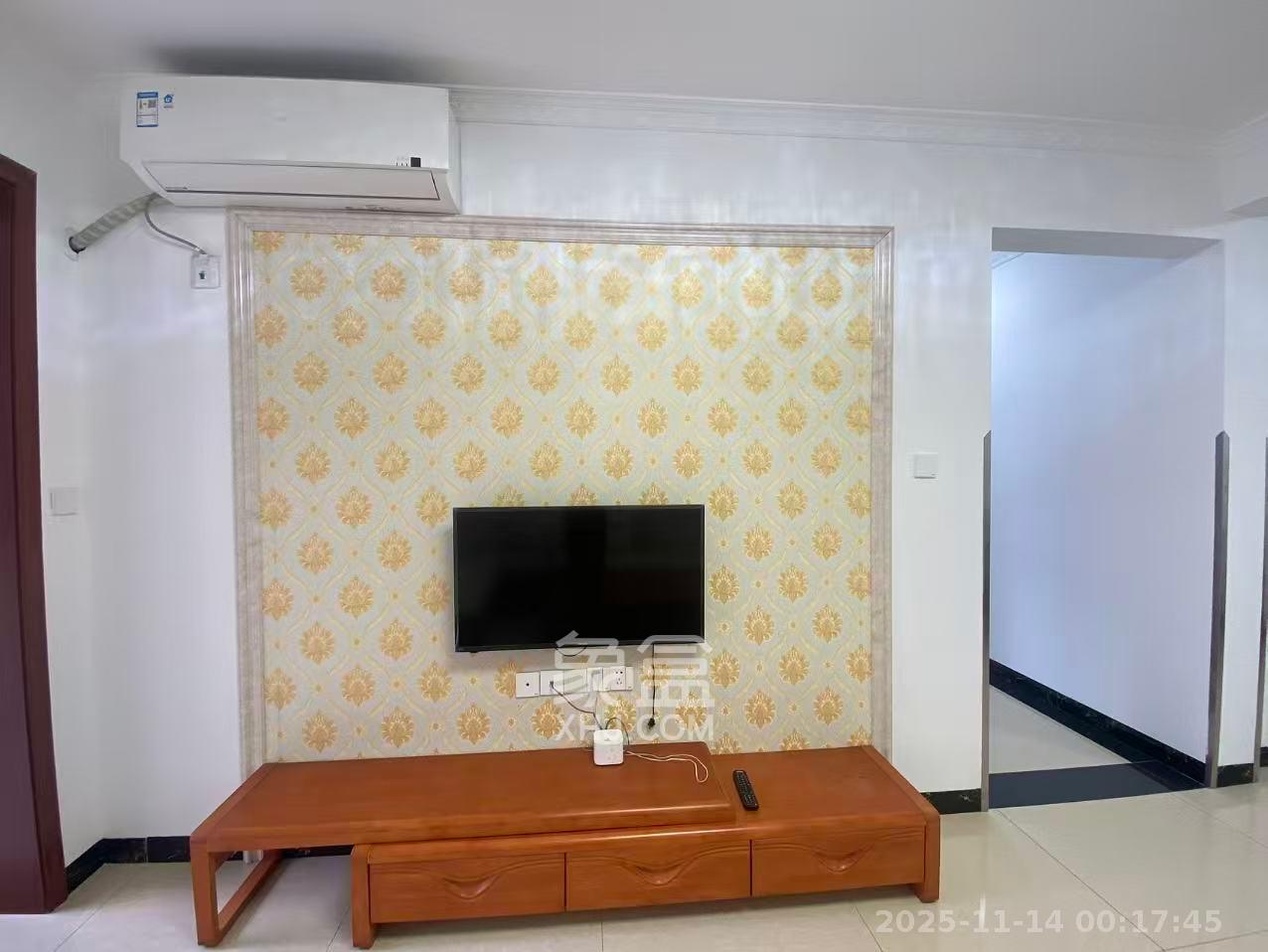 岳华新苑  2室2厅1卫    2200.0元/月