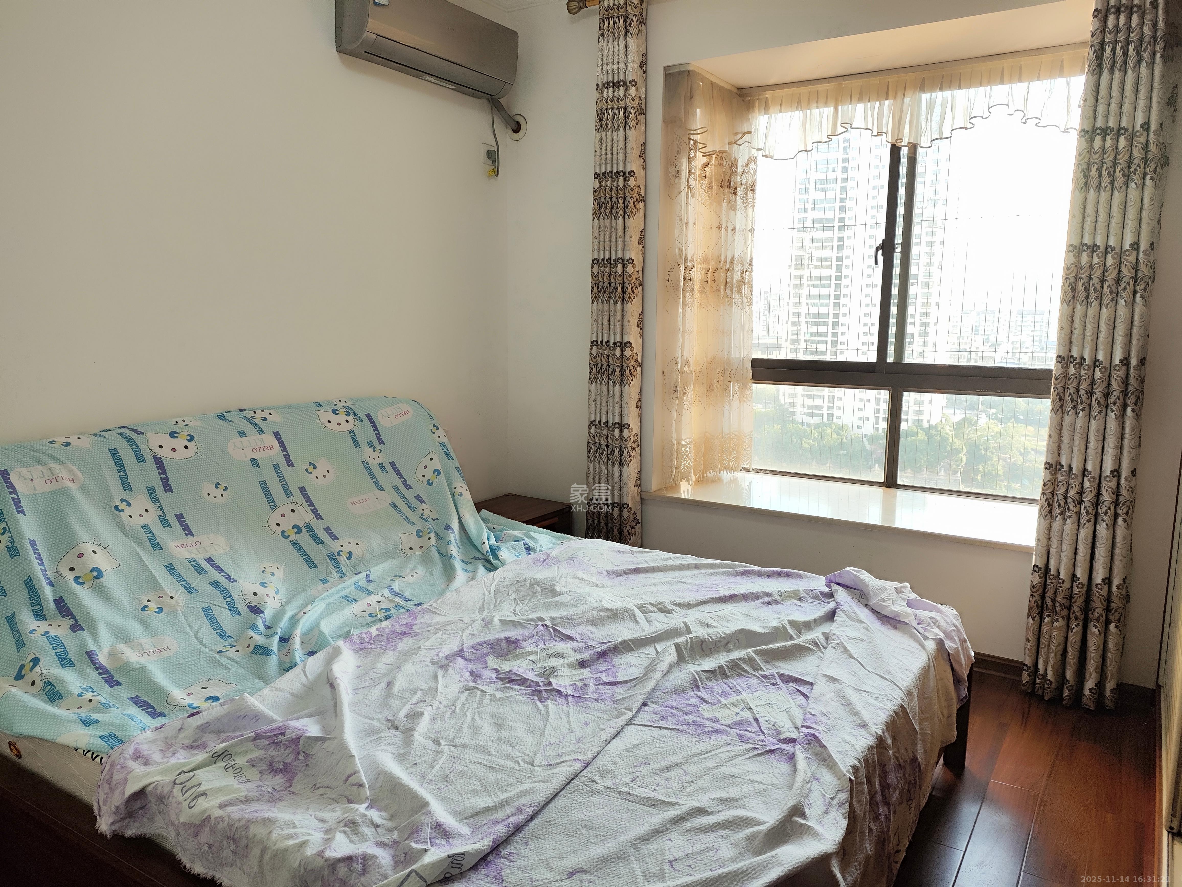 钱隆樽品(一、二、三期)  3室2厅2卫    2500.0元/月室内图