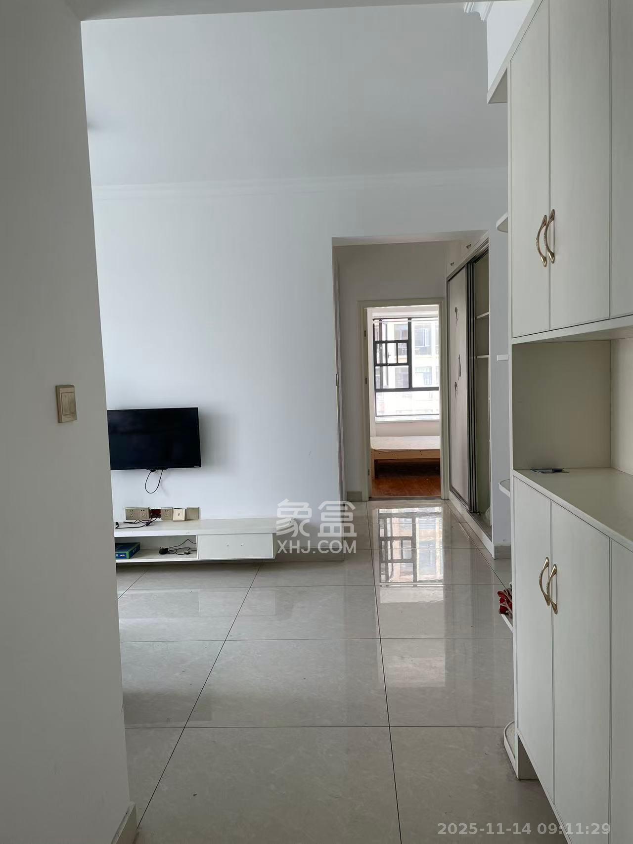 西子湖畔沃府  3室2厅1卫    2400.0元/月室内图