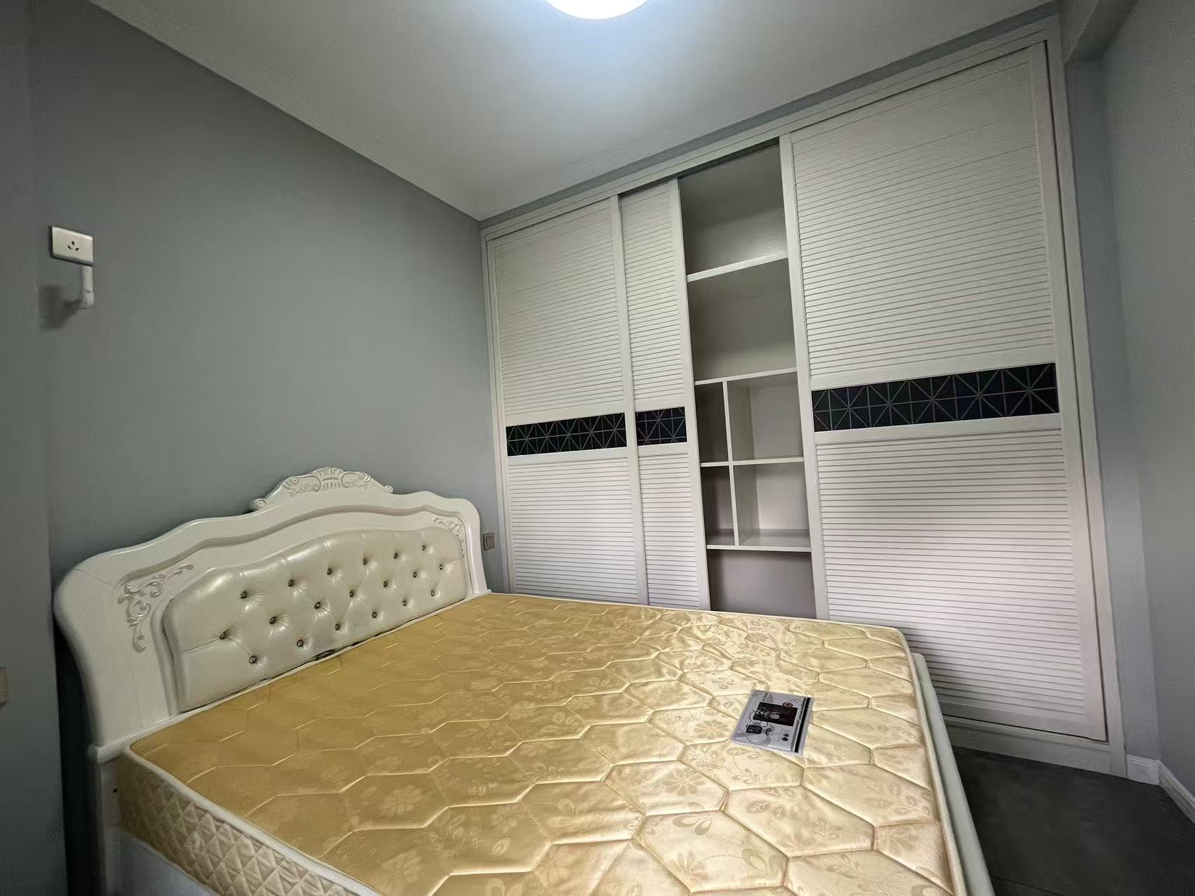 上城世家 1室1厅1卫 1300.0元/月 上城世家 1室1厅1卫 1300.0元/月室内图