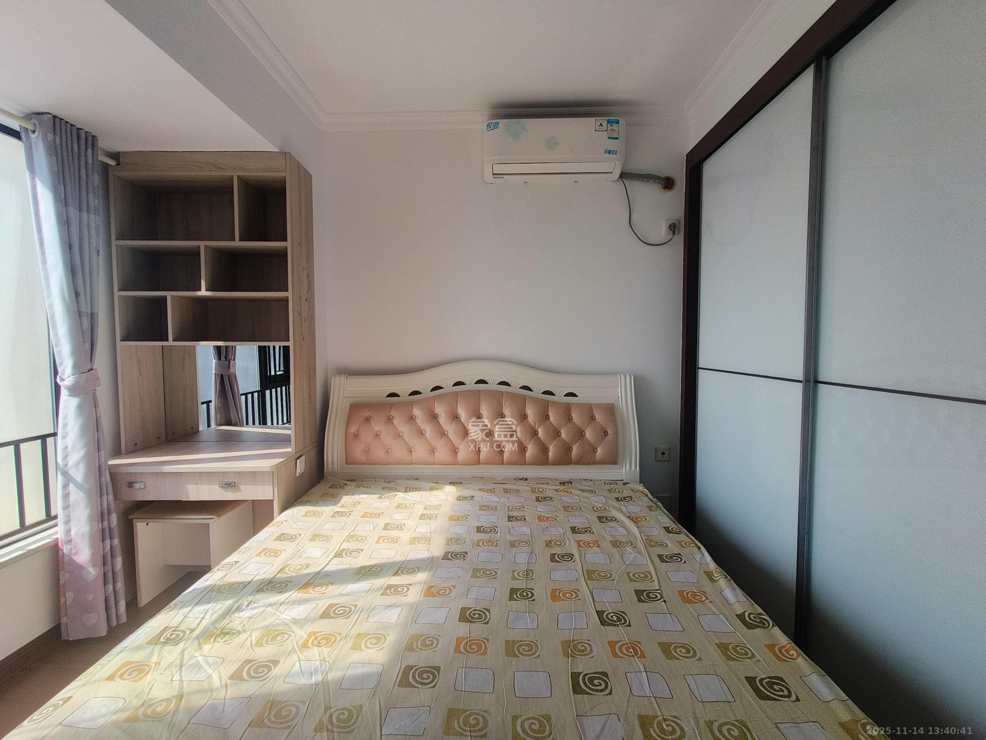 万科城 3室2厅1卫 2400.0元/月 万科城 3室2厅1卫 2400.0元/月室内图