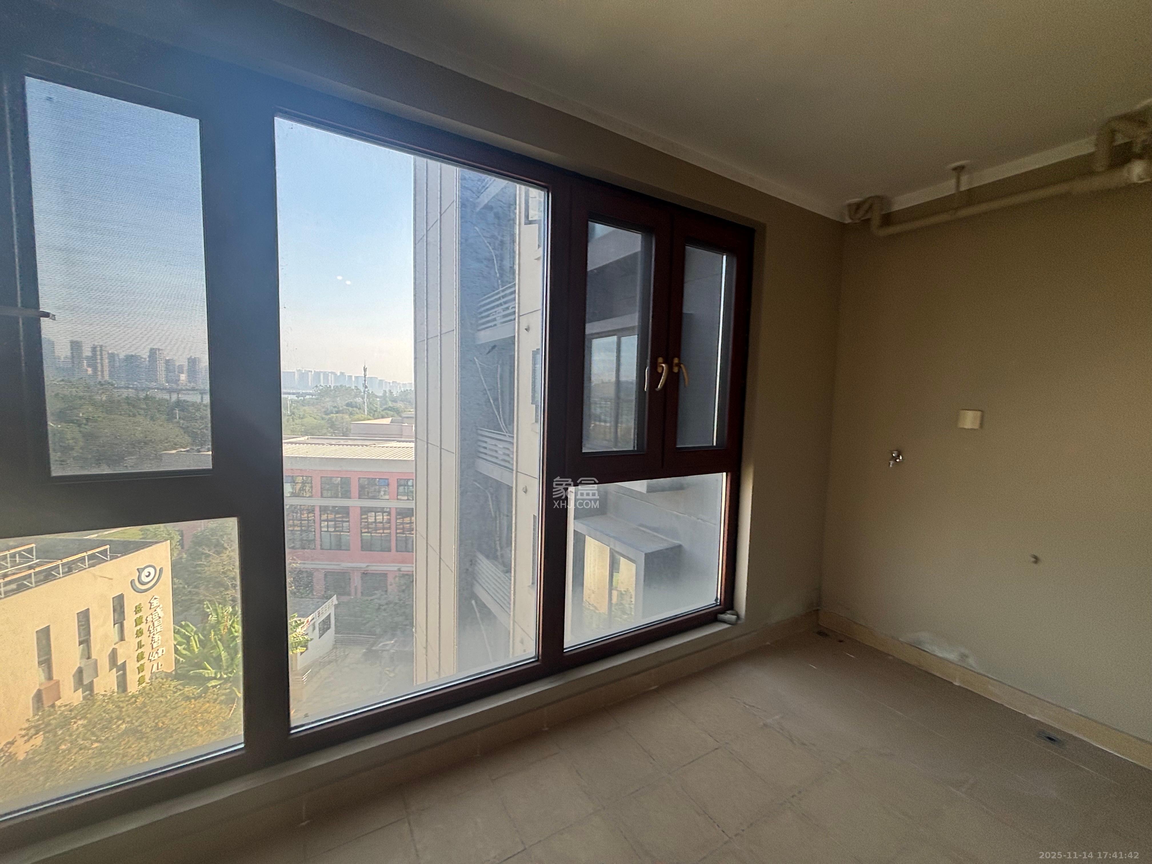 万科金域缇香  4室2厅2卫    4000.0元/月室内图