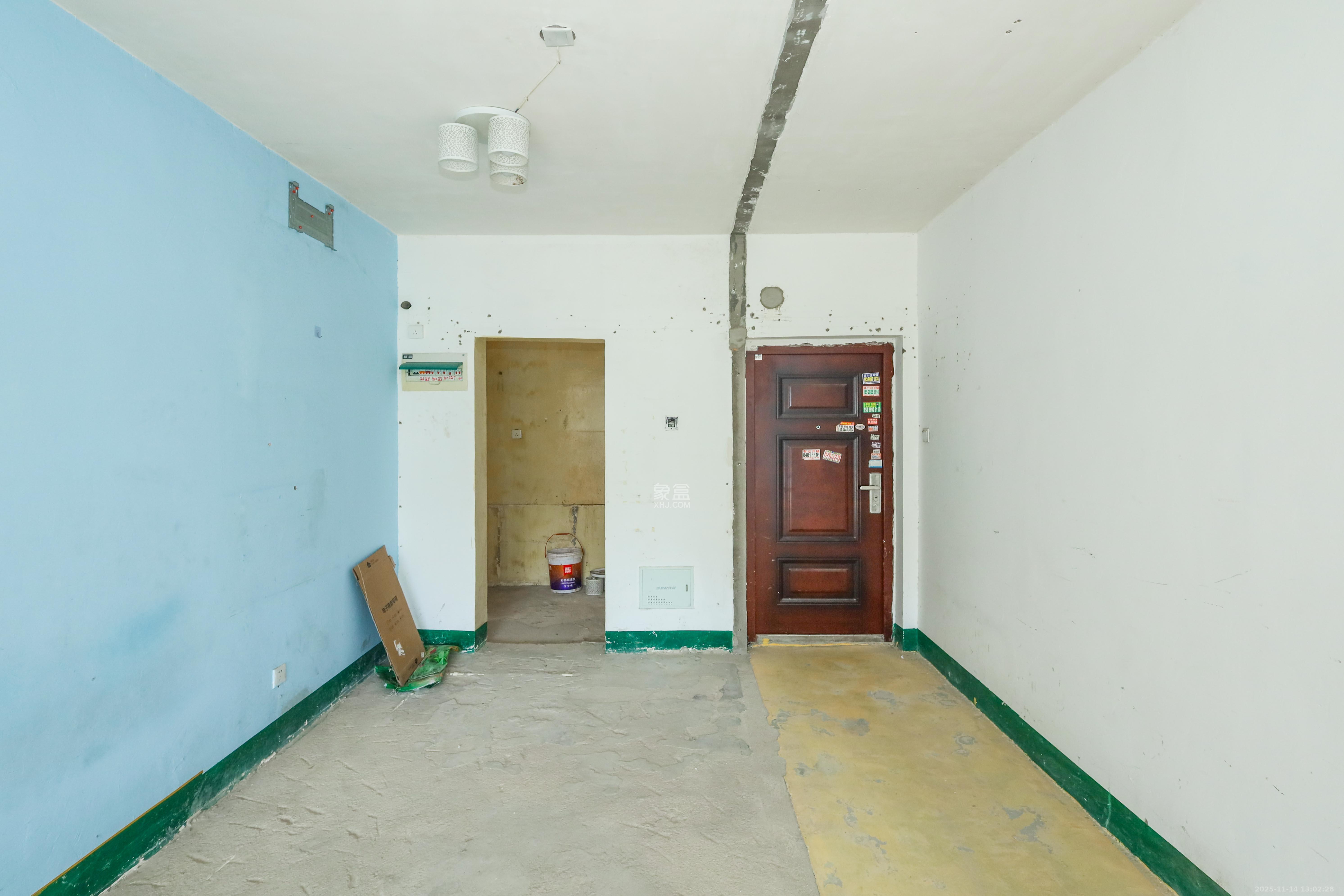 骑龙大街（骑龙苑）  3室2厅2卫    78.0万客厅