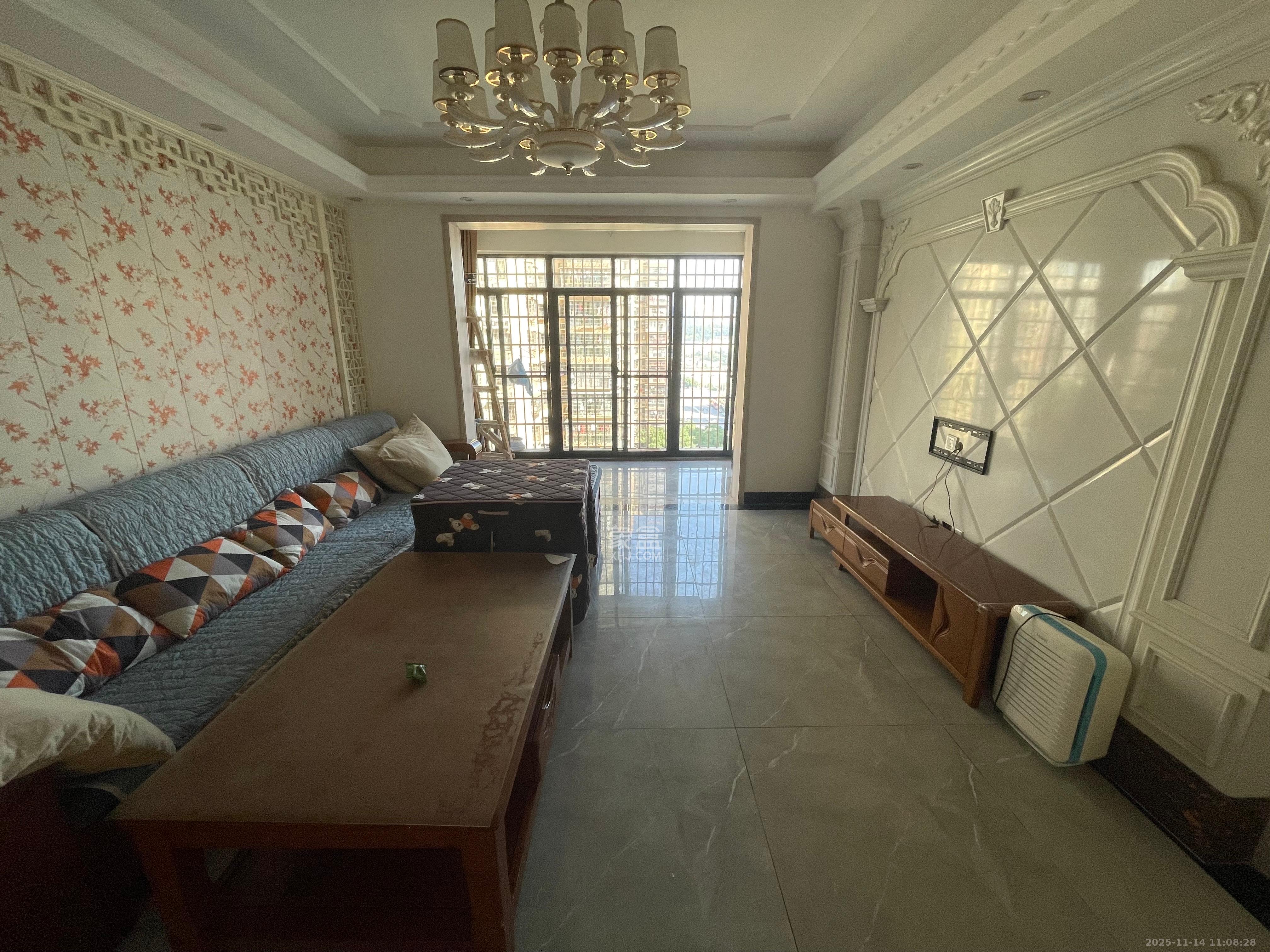 星城新宇桃花苑  1室0厅0卫    2400.0元/月