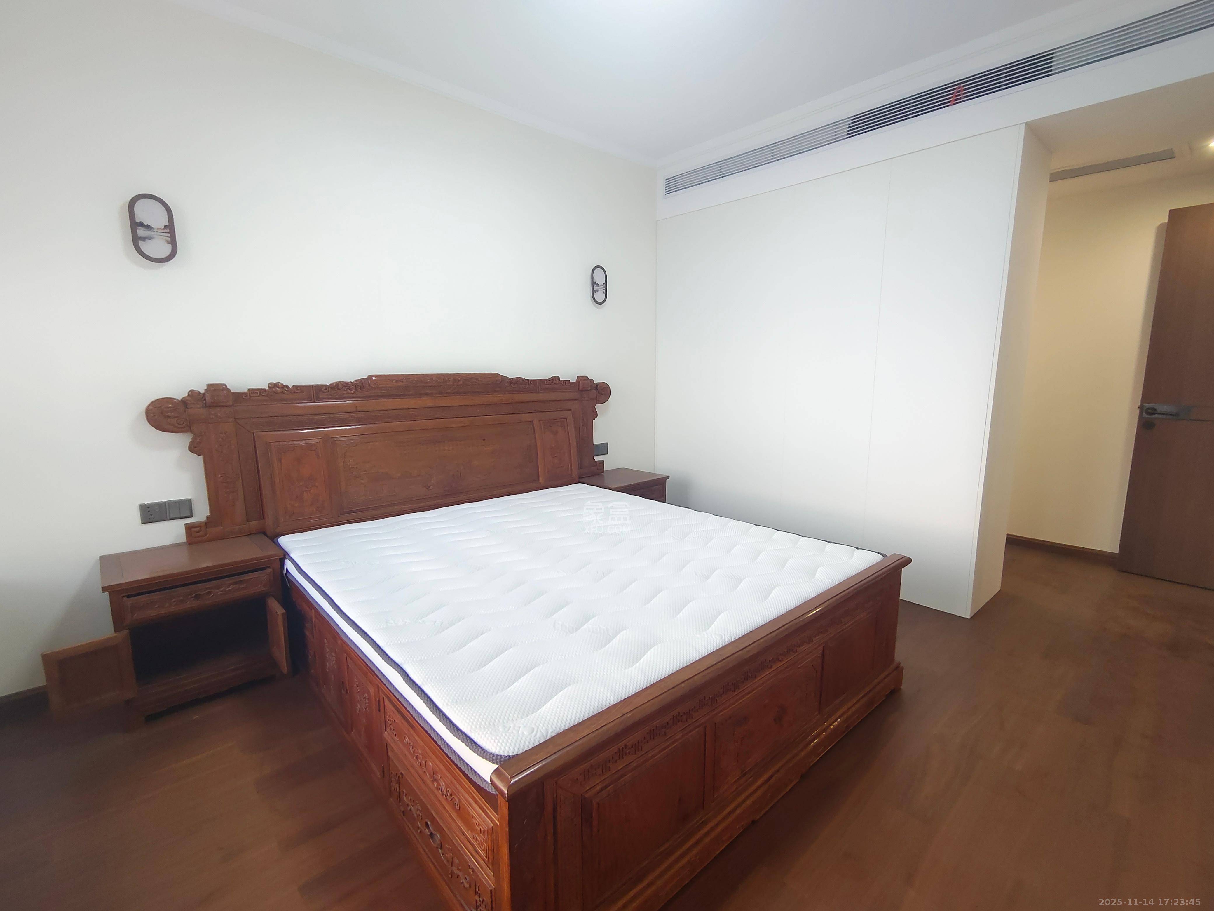 招商雍山湖  4室2厅3卫    4500.0元/月室内图