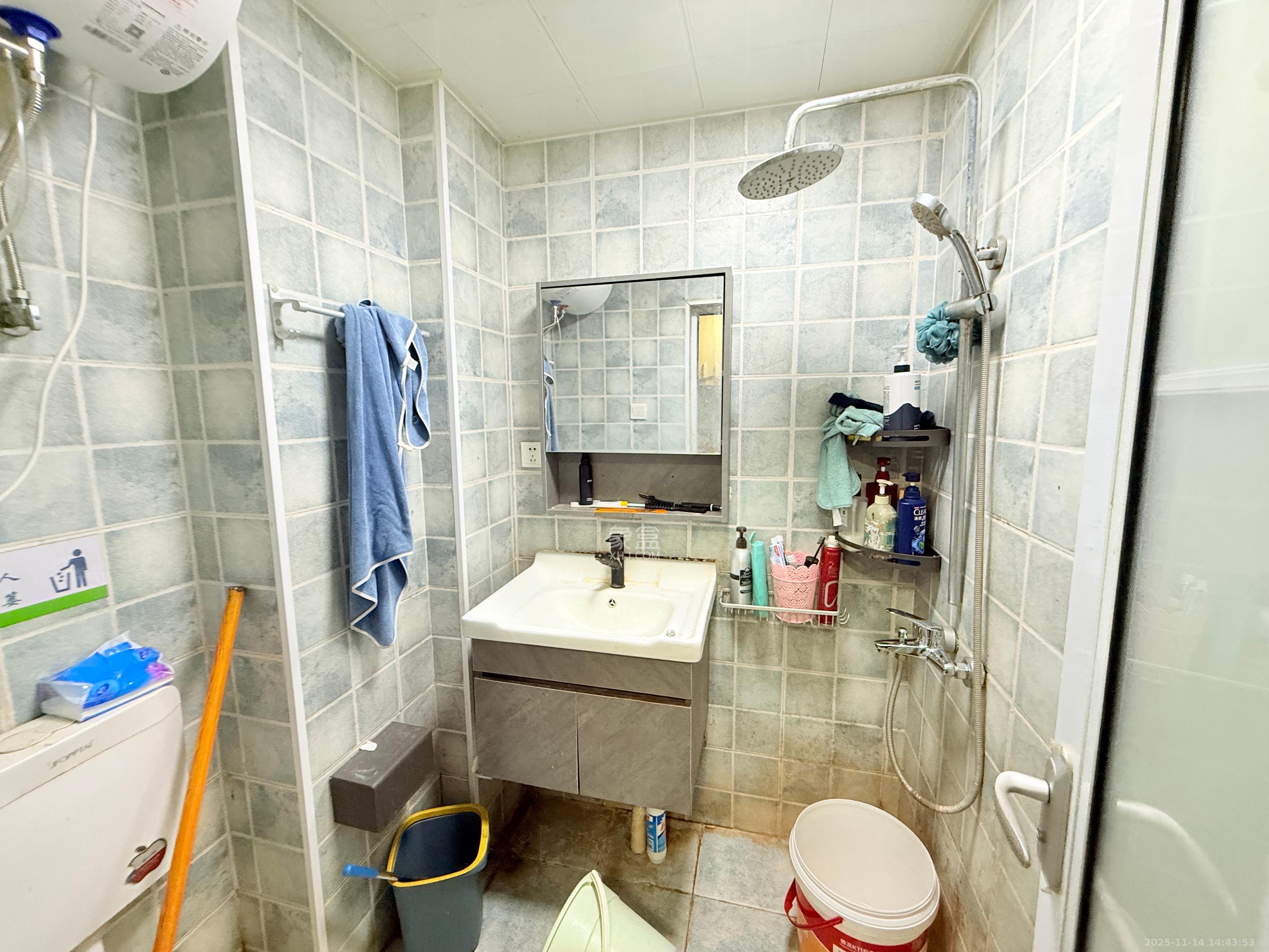 鑫远微中心 1室1厅1卫 1200.0元/月 鑫远微中心 1室1厅1卫 1200.0元/月室内图