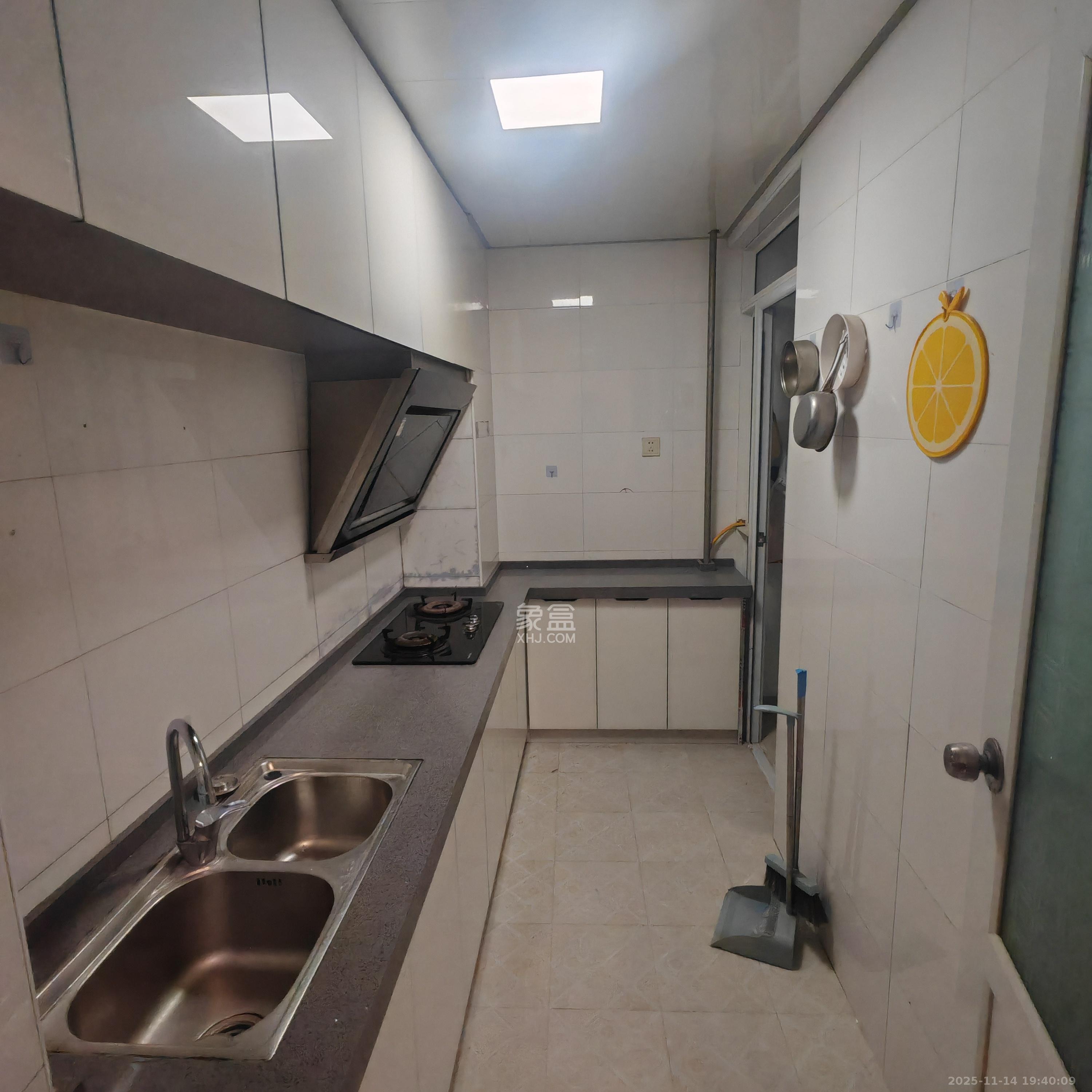 洋湖景园  2室1厅1卫    2100.0元/月室内图