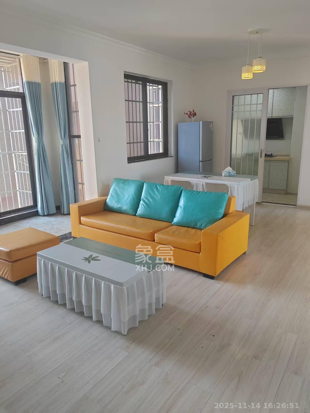 湖湾世景  3室1厅1卫    2200.0元/月