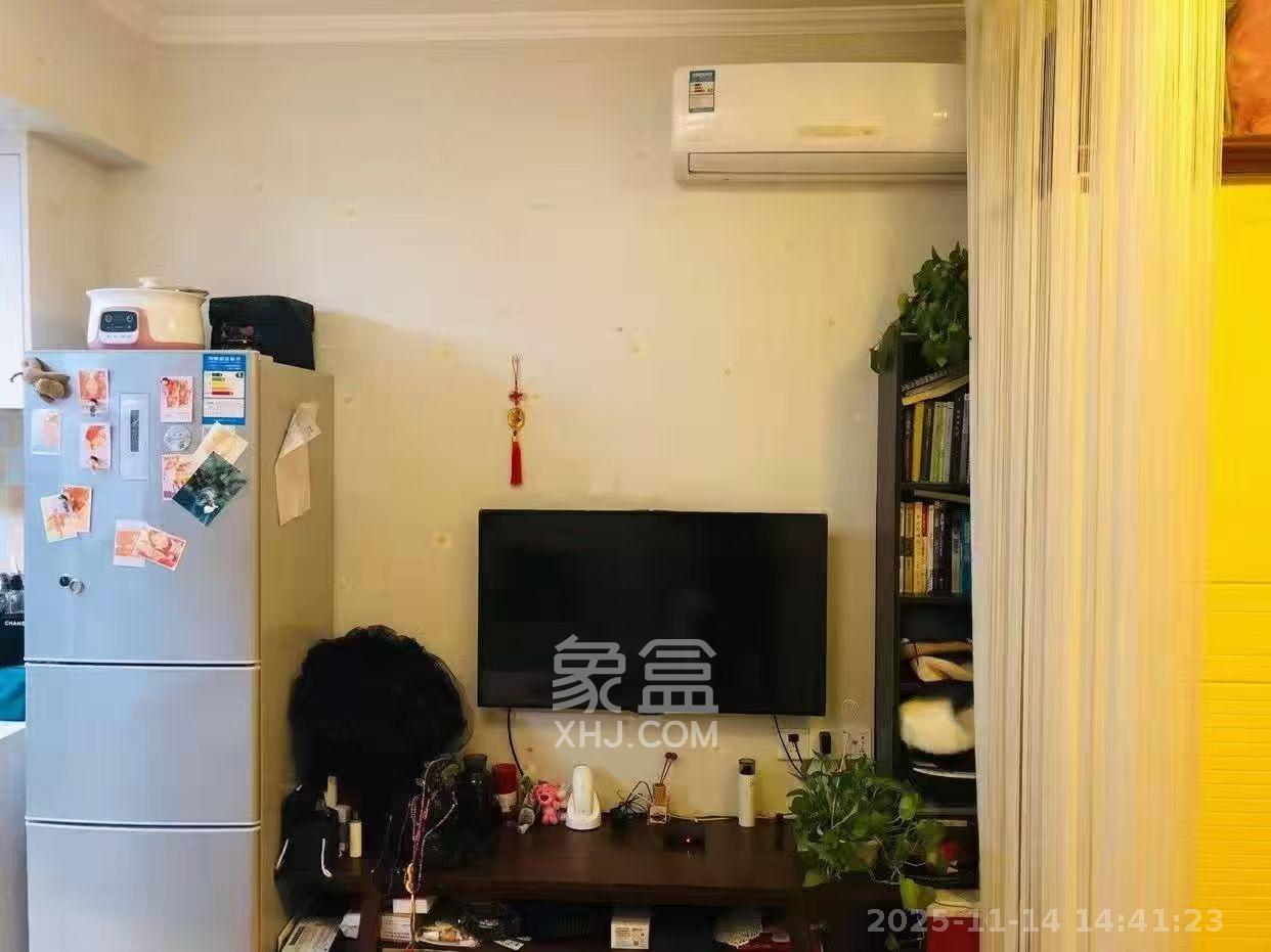 融科东南海 1室1厅1卫 1400.0元/月 融科东南海 1室1厅1卫 1400.0元/月室内图