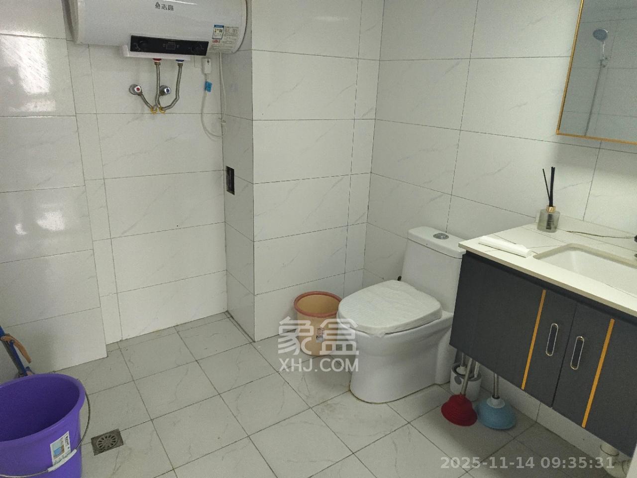 梅溪湖金茂湾  2室1厅2卫    3200.0元/月室内图