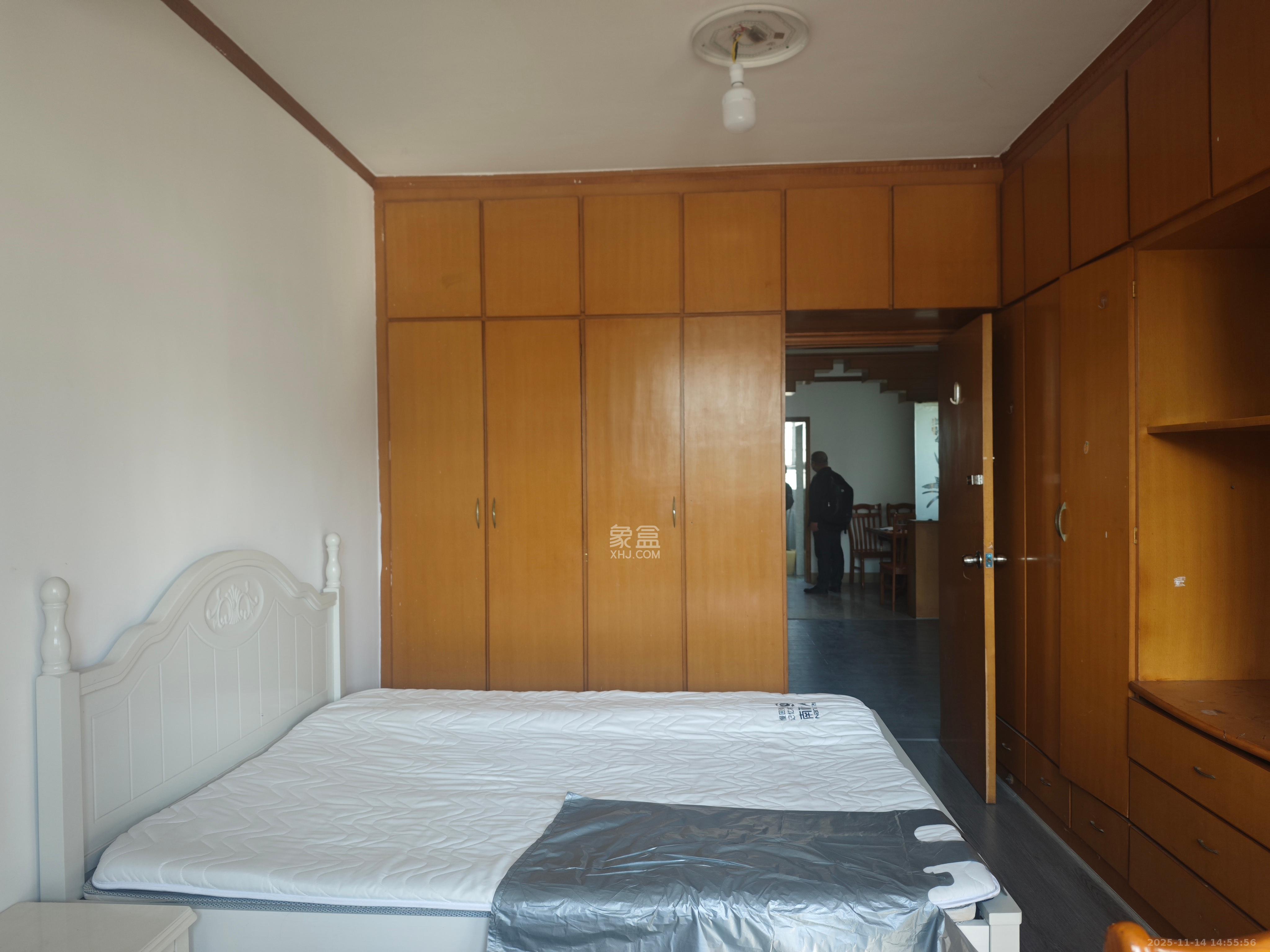 向韶村  3室2厅1卫    2200.0元/月室内图