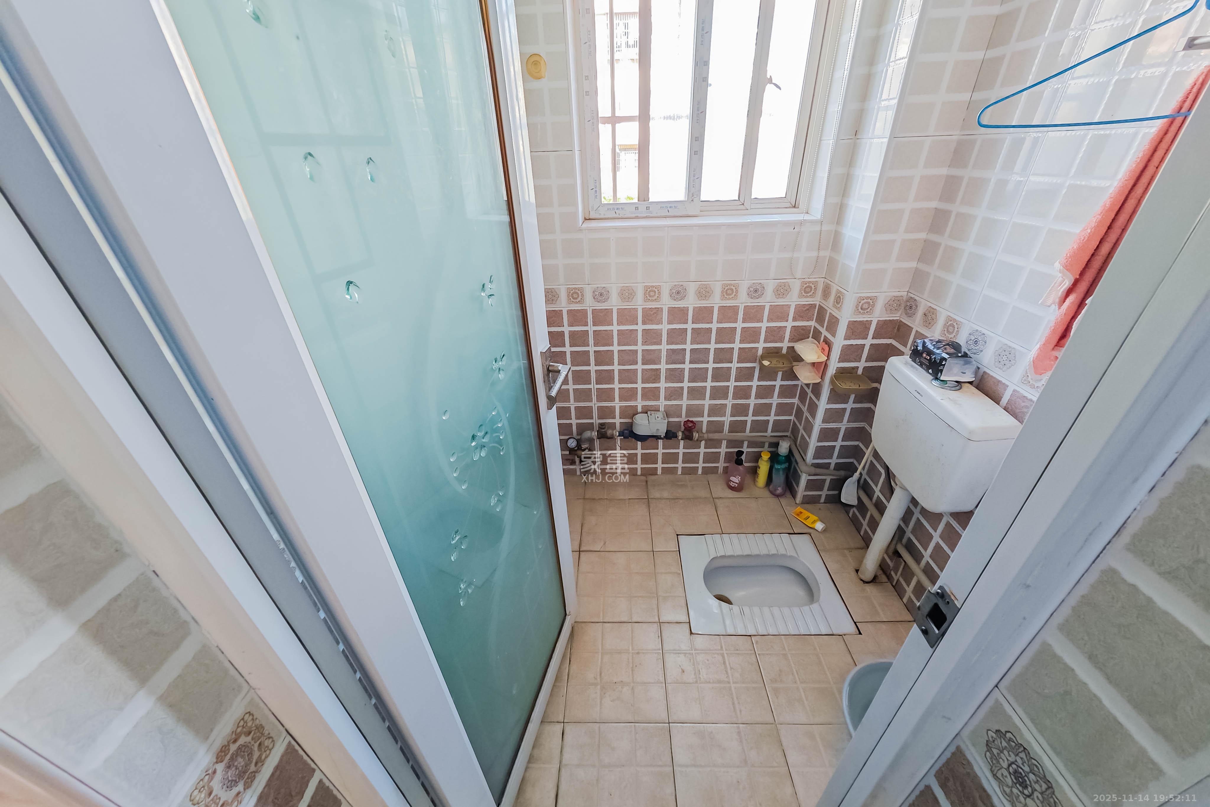 龙吉湾小区（龙瑞尚苑）  2室2厅1卫    43.0万卫生间