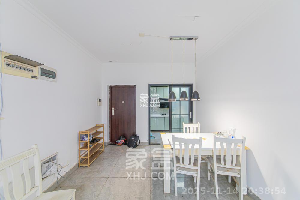 中建芙蓉嘉苑  3室2厅2卫    2800.0元/月室内图