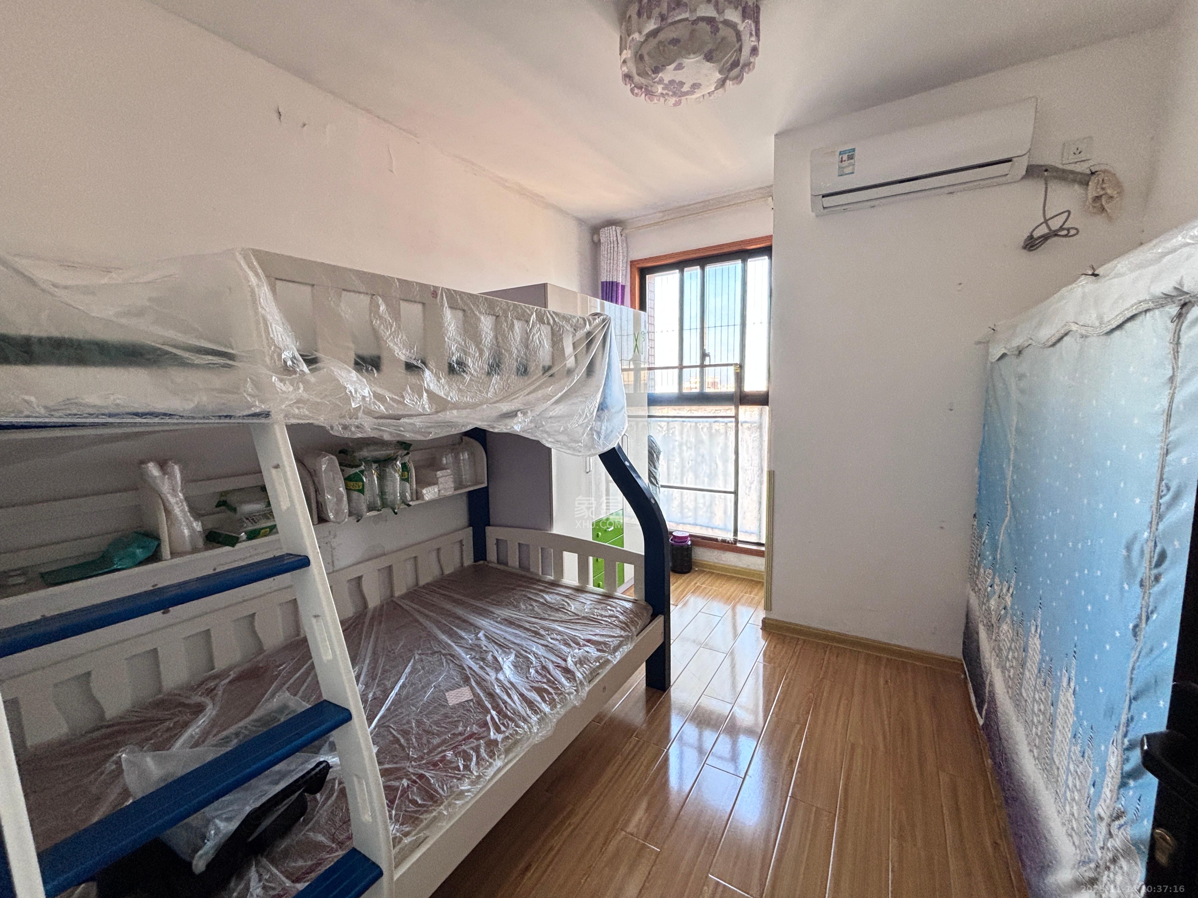 新城国际花都  3室2厅1卫    1600.0元/月室内图