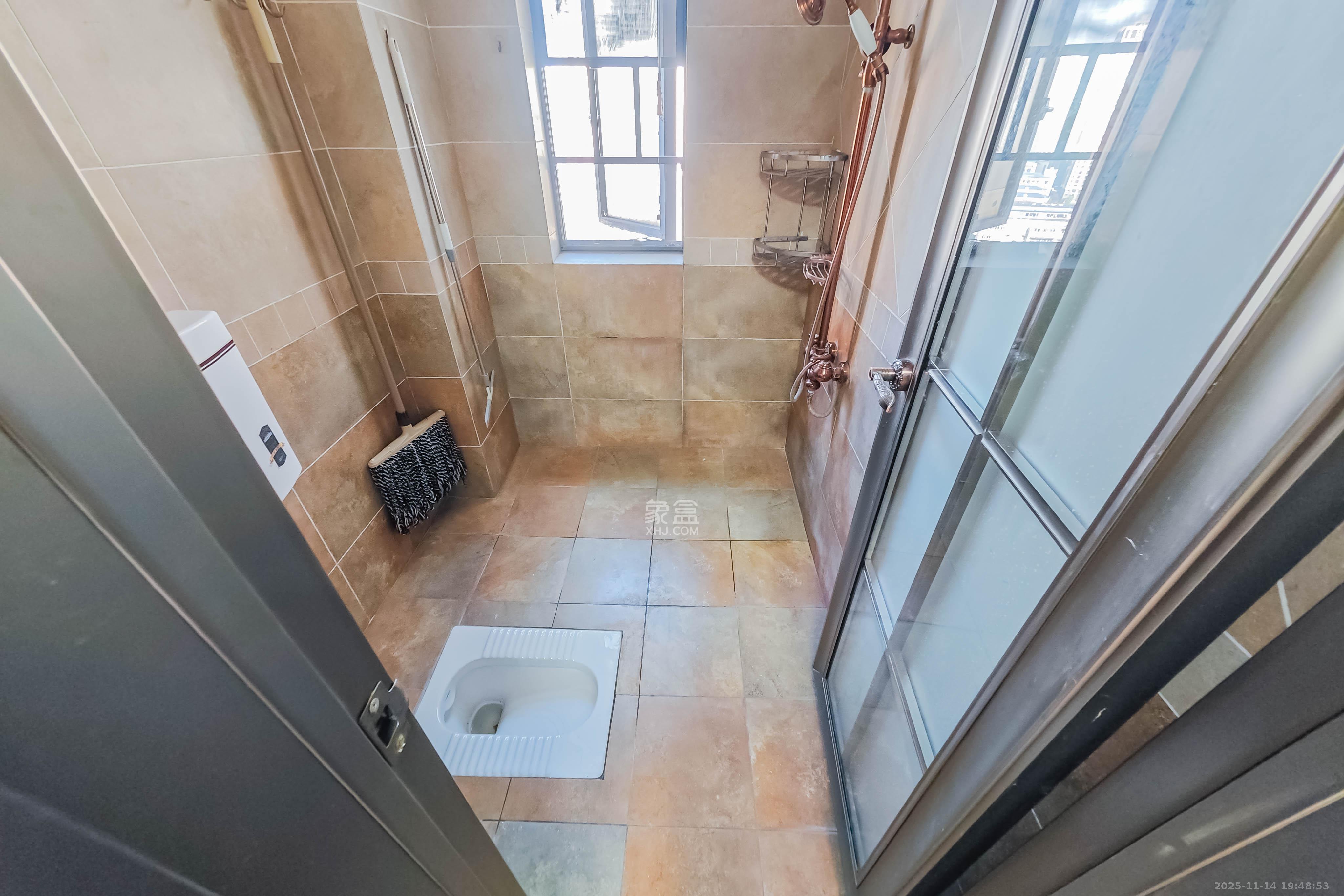 香樟兰亭(朗峰苑) 3室1厅1卫 95.0万 香樟兰亭(朗峰苑) 3室1厅1卫 95.0万卫生间