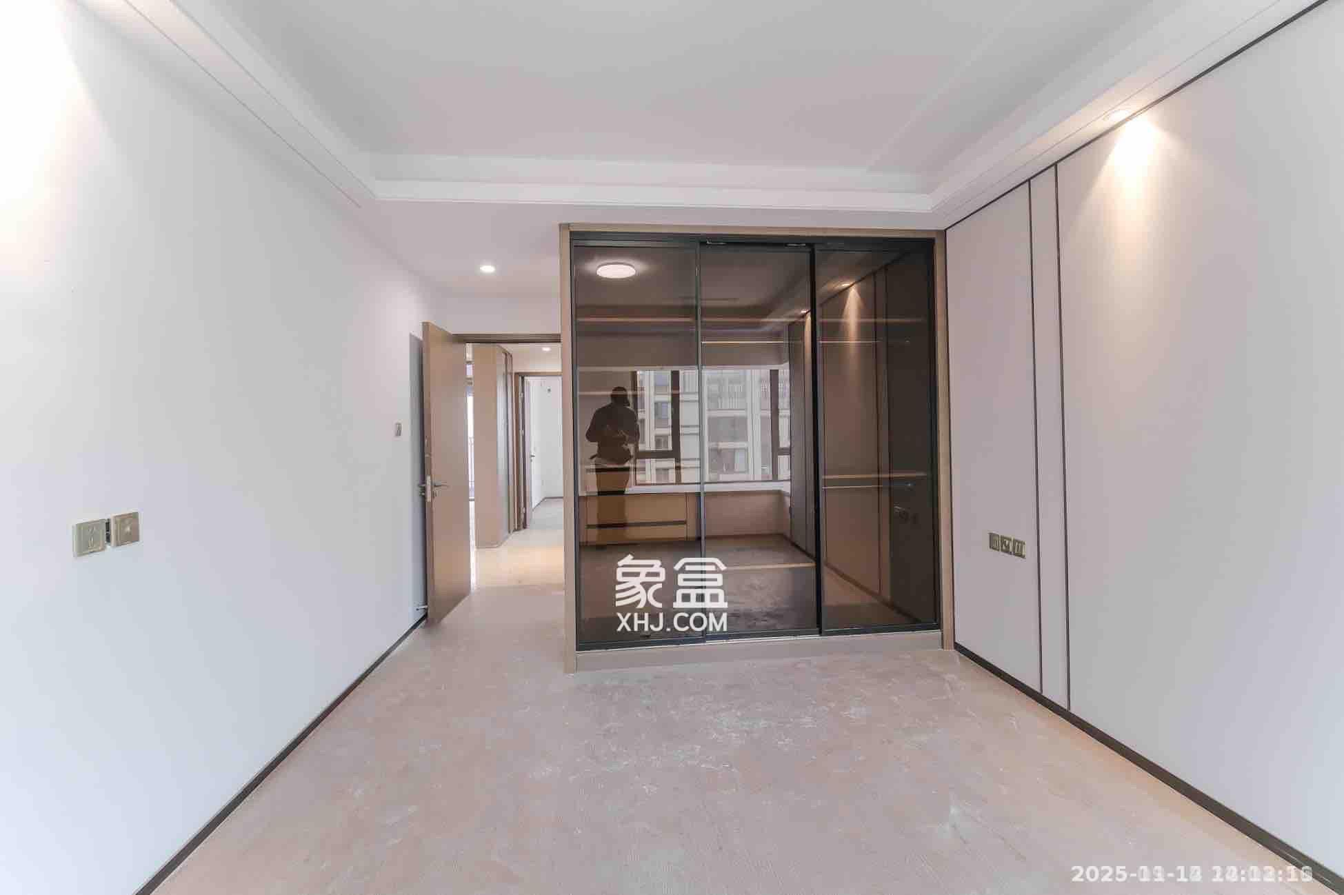 荣盛城 3室2厅2卫 1800.0元/月 荣盛城 3室2厅2卫 1800.0元/月室内图