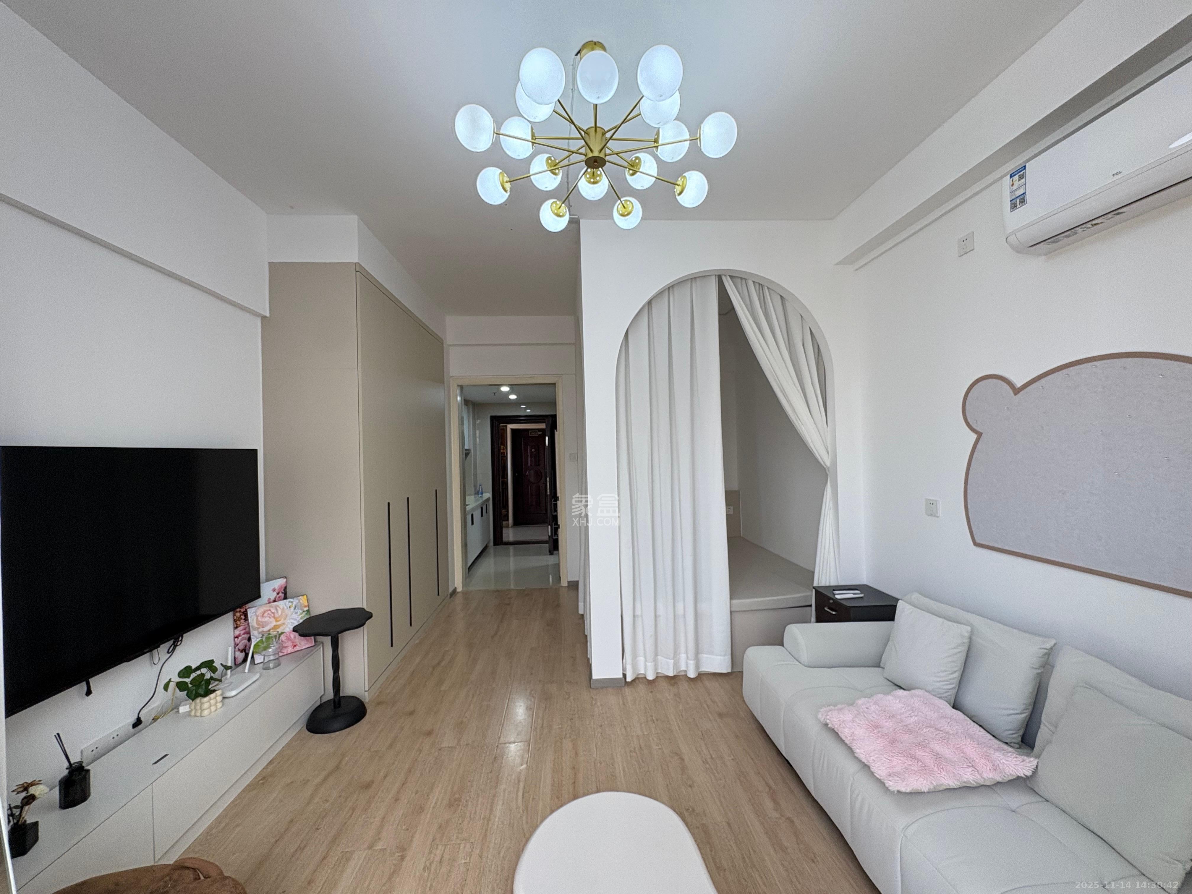 湘腾城市广场 1室0厅0卫 2100.0元/月 湘腾城市广场 1室0厅0卫 2100.0元/月室内图