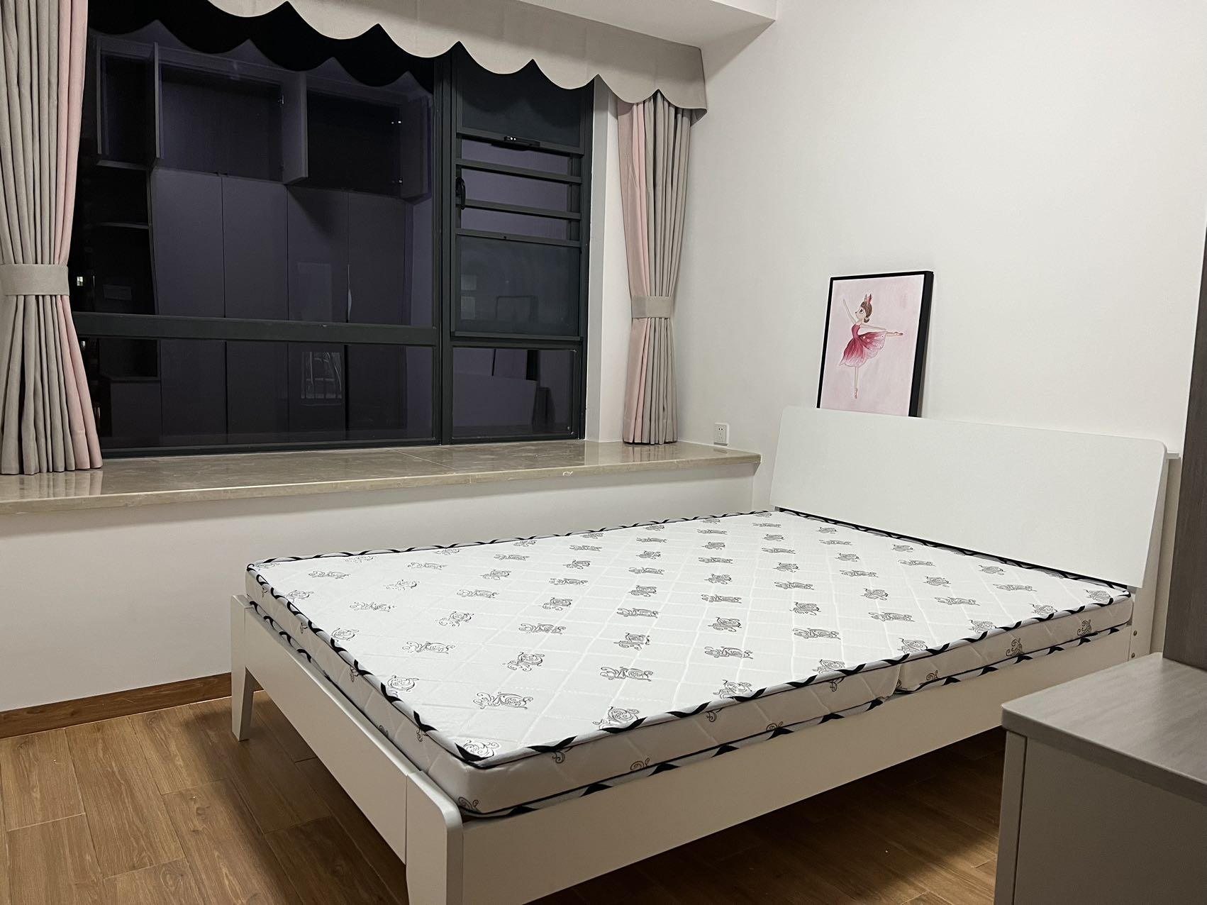 华府蓝湾  4室2厅2卫    3800.0元/月室内图